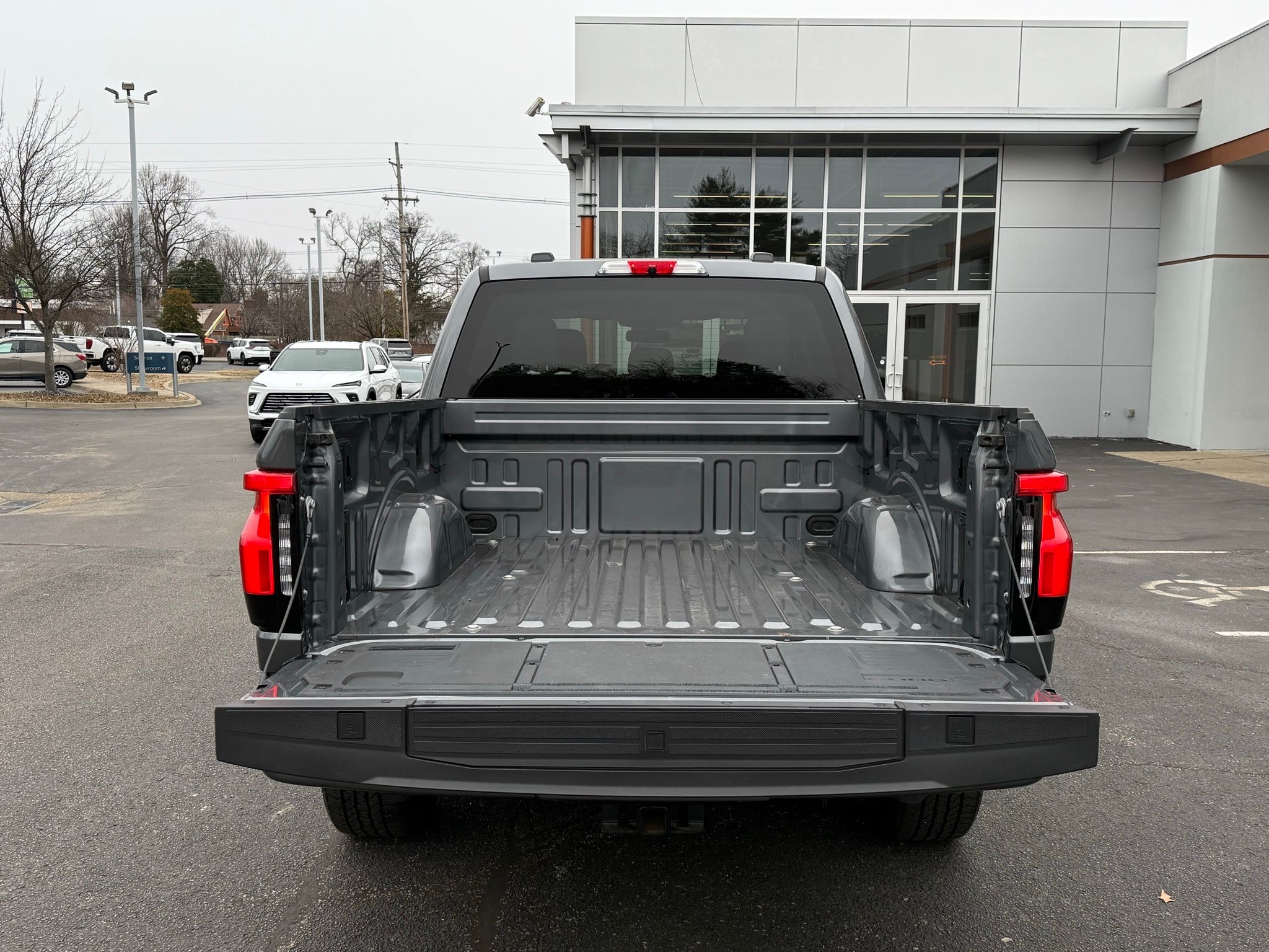 Ford F-150 Lightning  2024