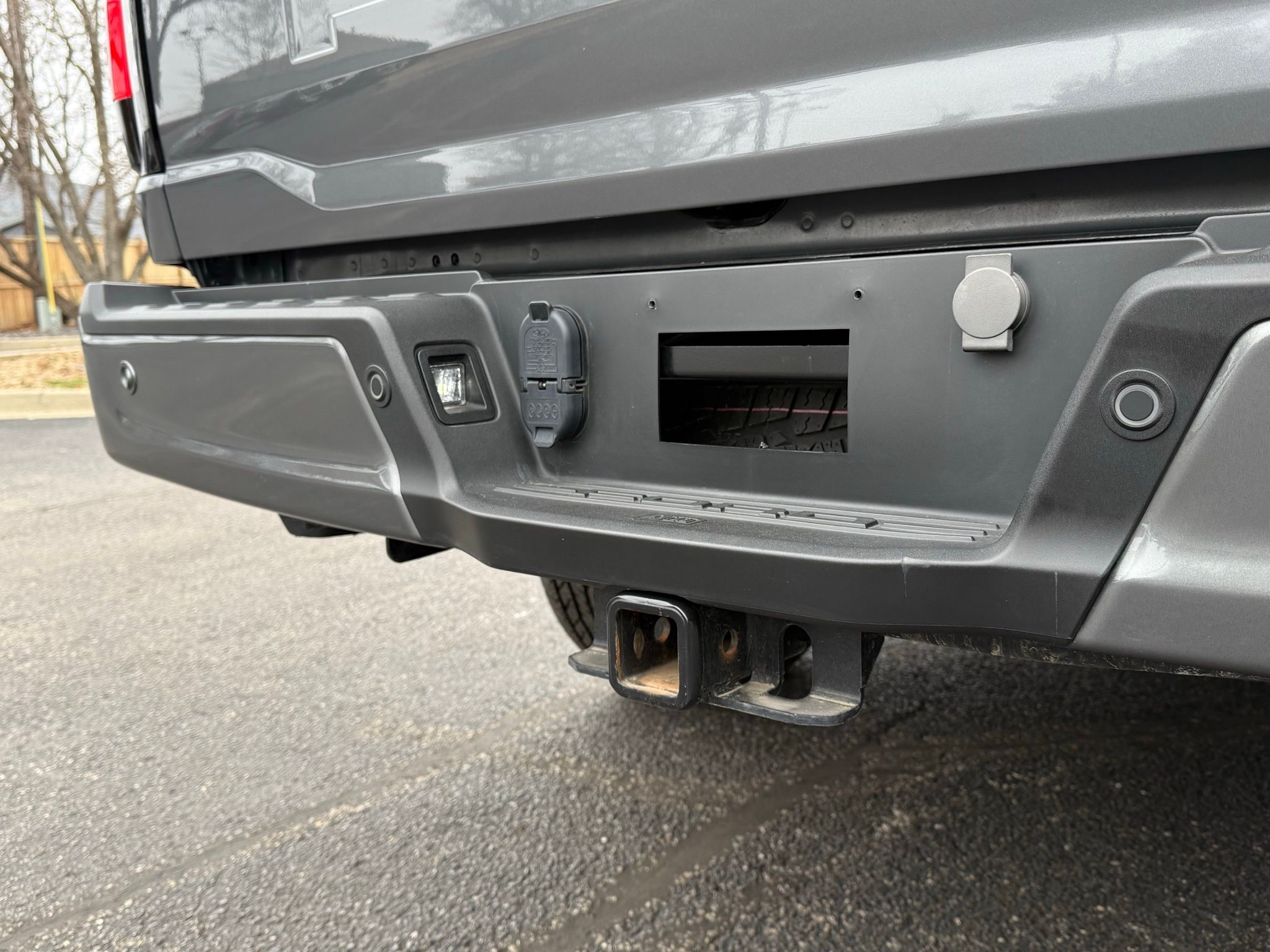 Ford F-150 Lightning  2024