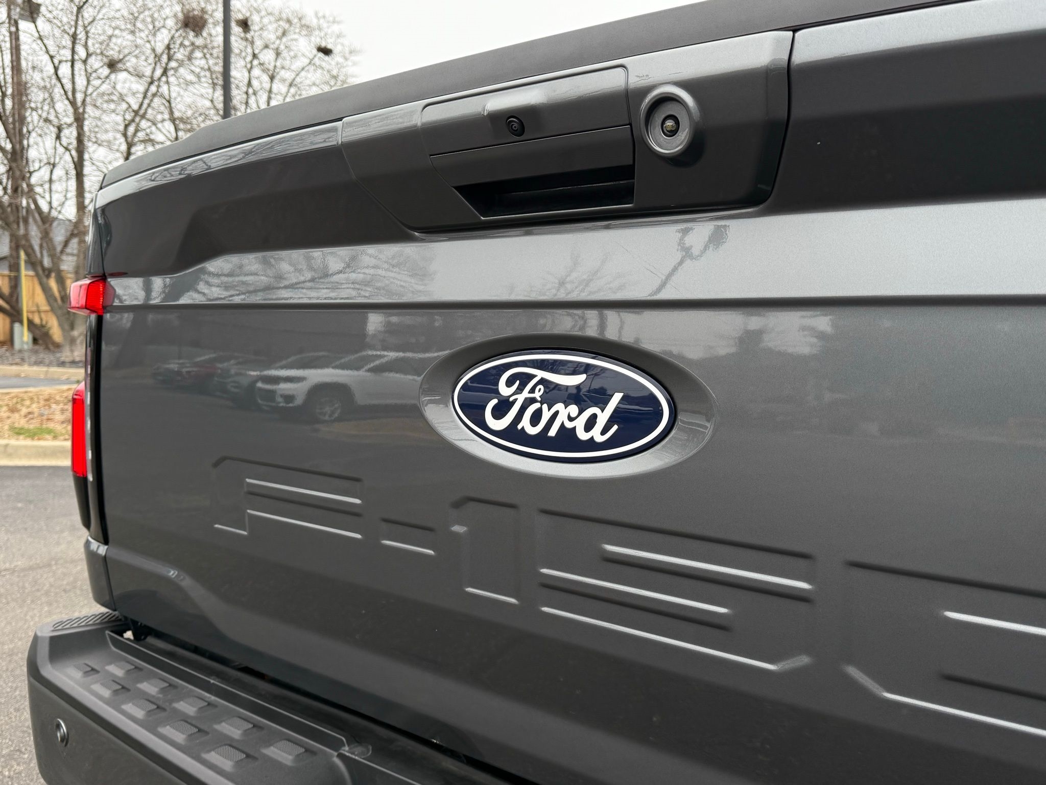 Ford F-150 Lightning  2024