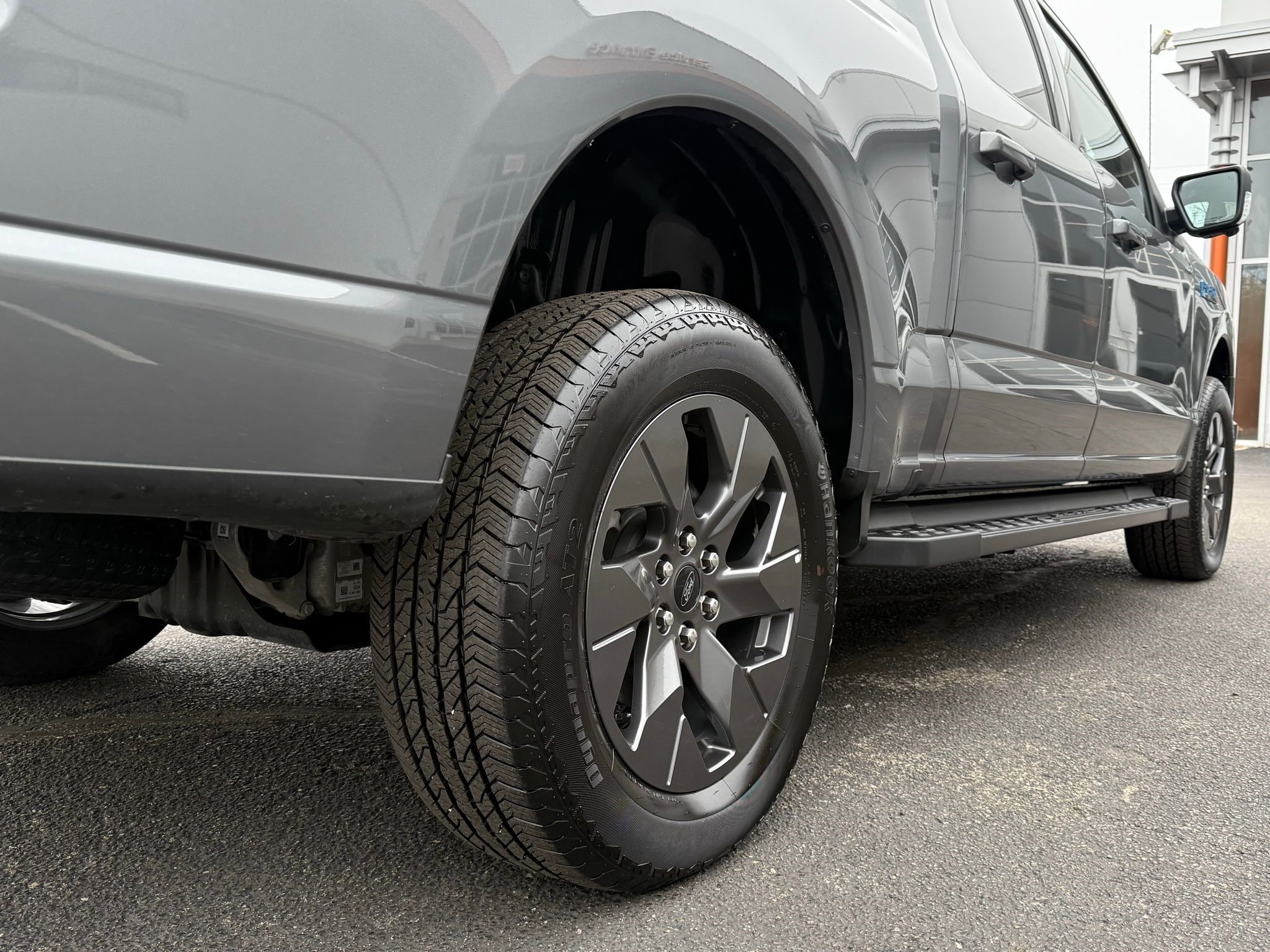 Ford F-150 Lightning  2024