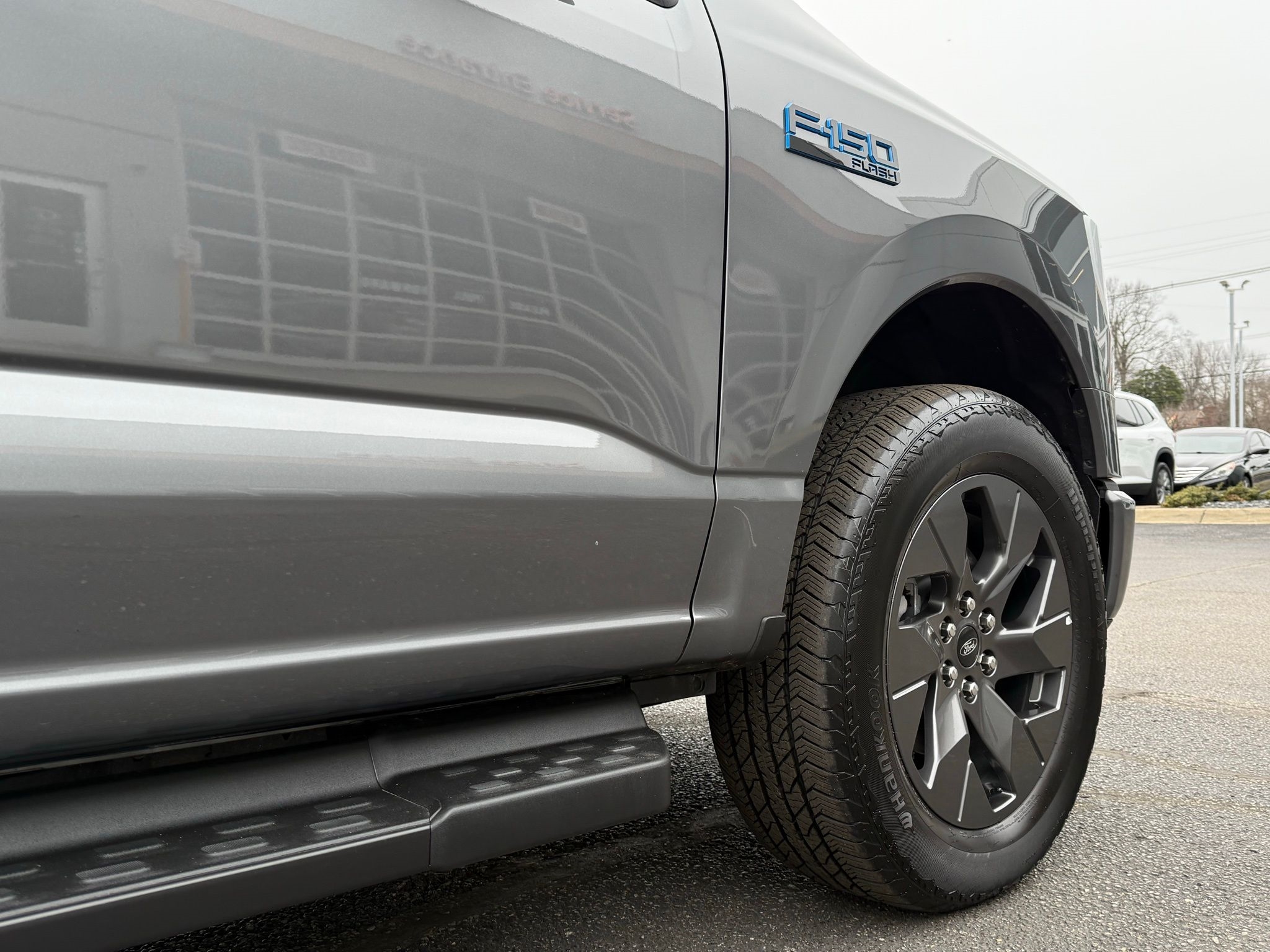 Ford F-150 Lightning  2024