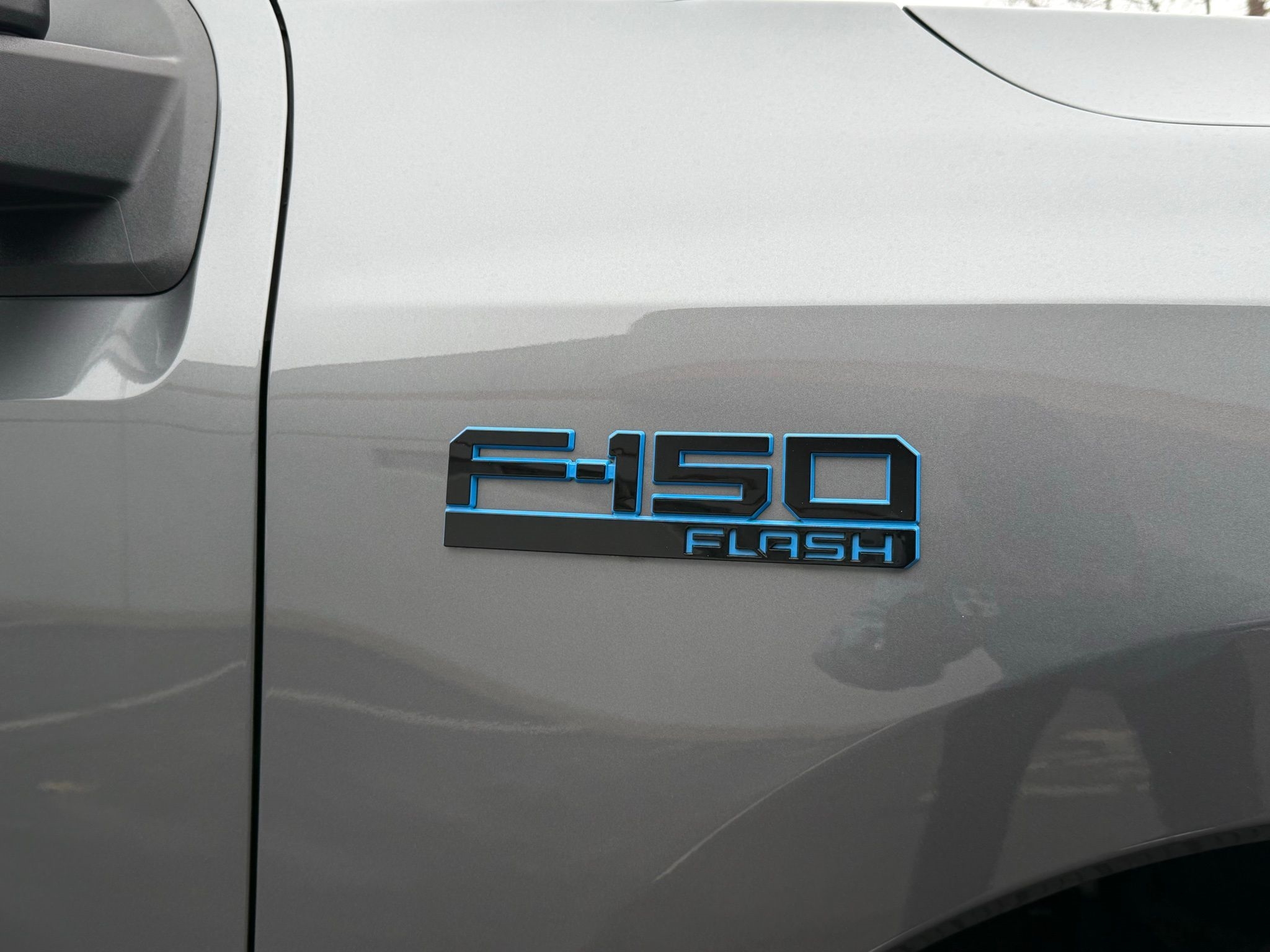 Ford F-150 Lightning  2024