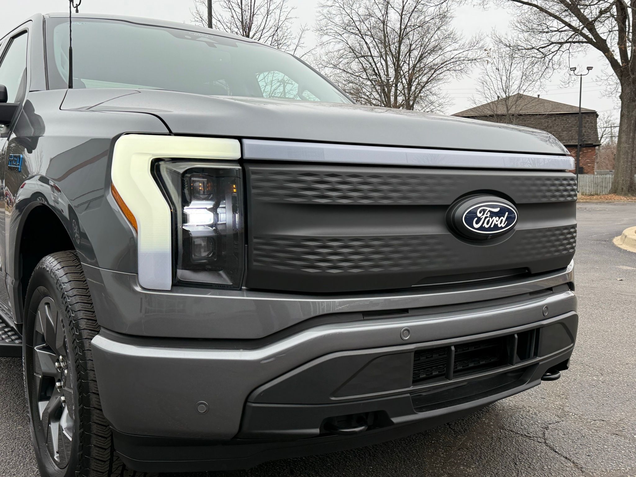 Ford F-150 Lightning  2024