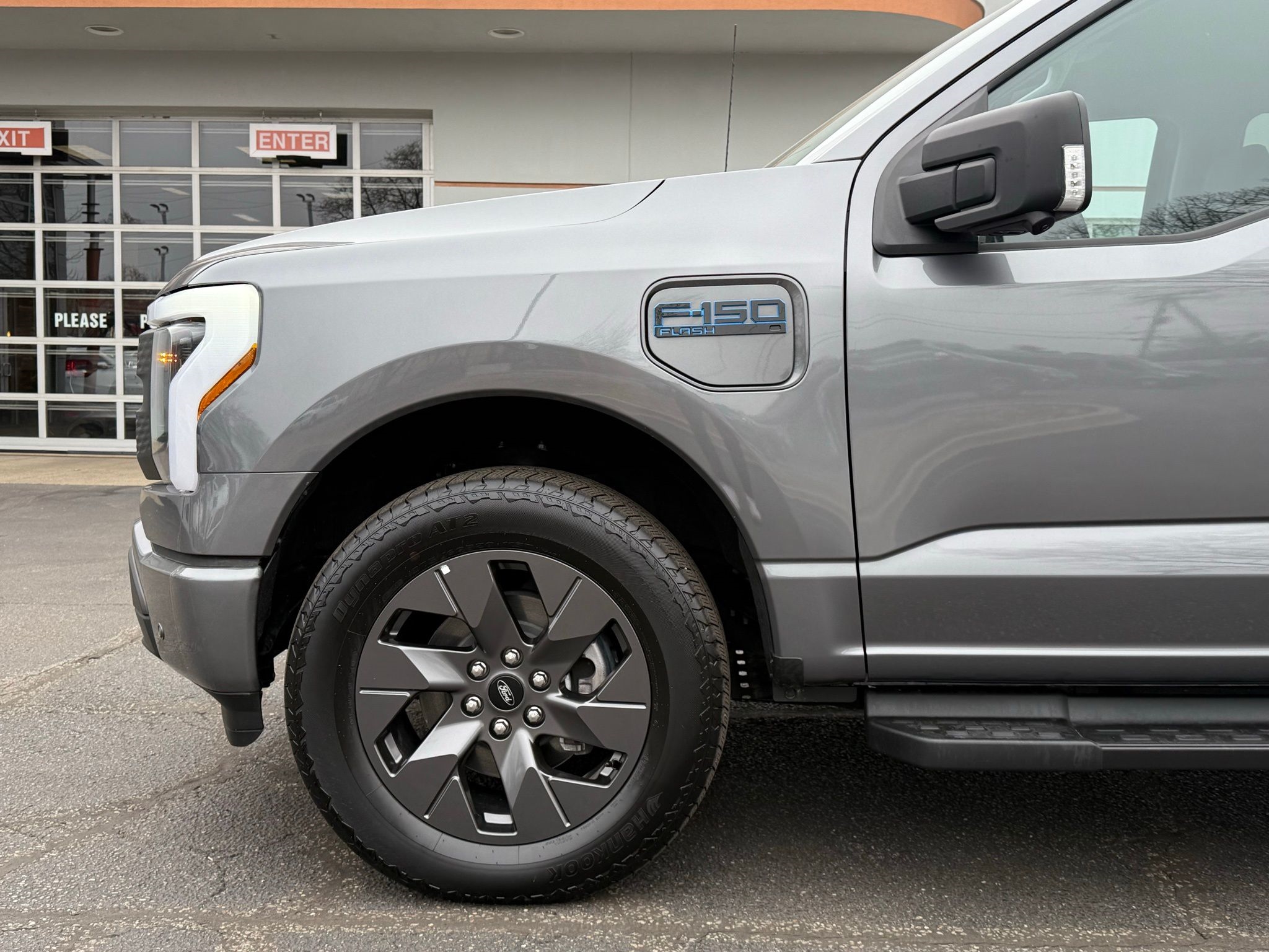 Ford F-150 Lightning  2024