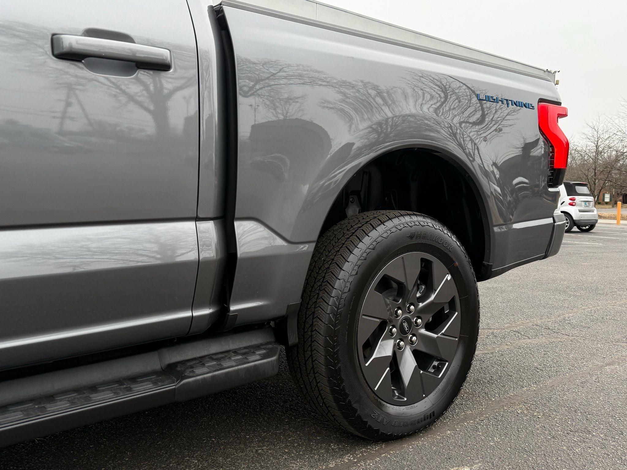 Ford F-150 Lightning  2024