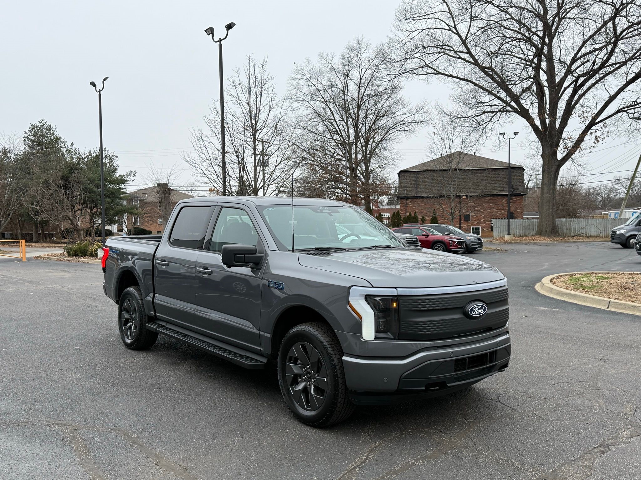 Ford F-150 Lightning  2024