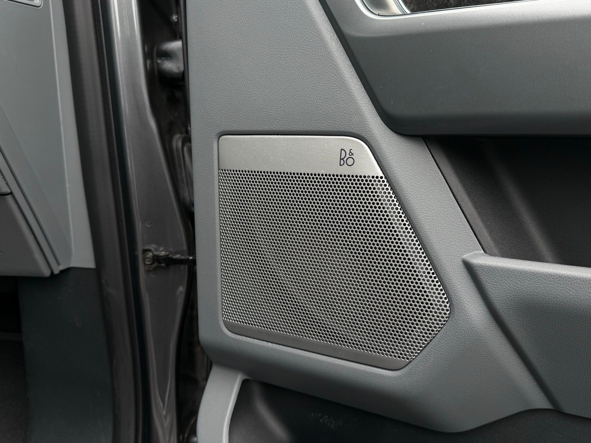 Ford F-150 Lightning  2024