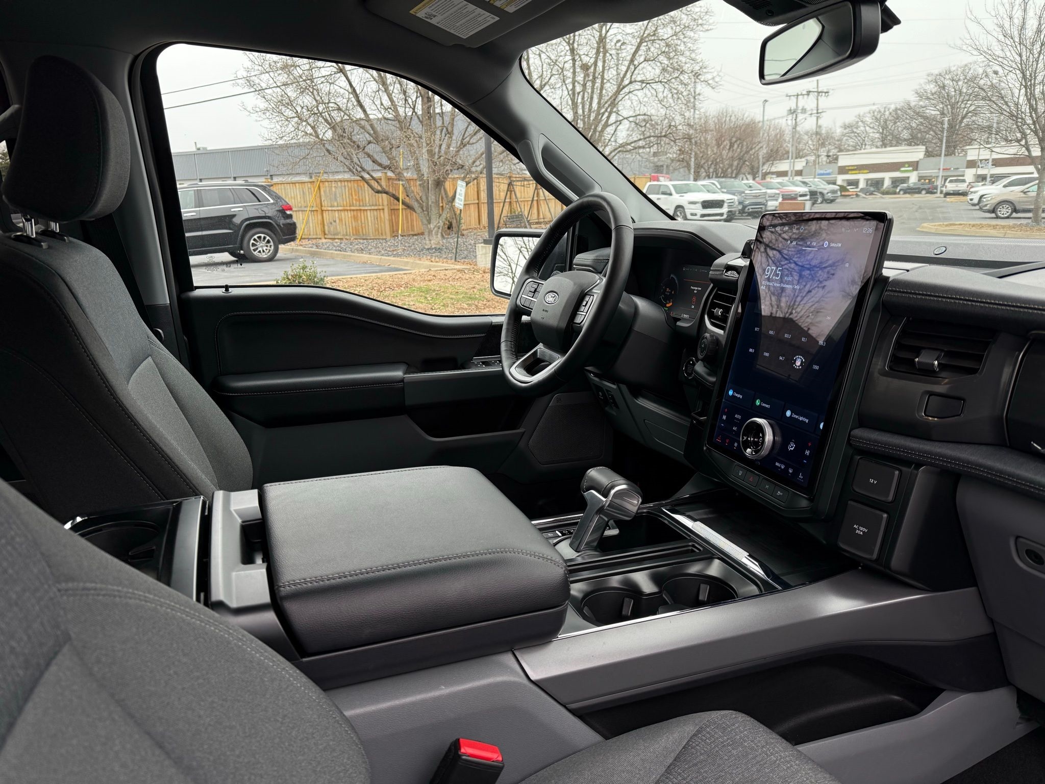 Ford F-150 Lightning  2024