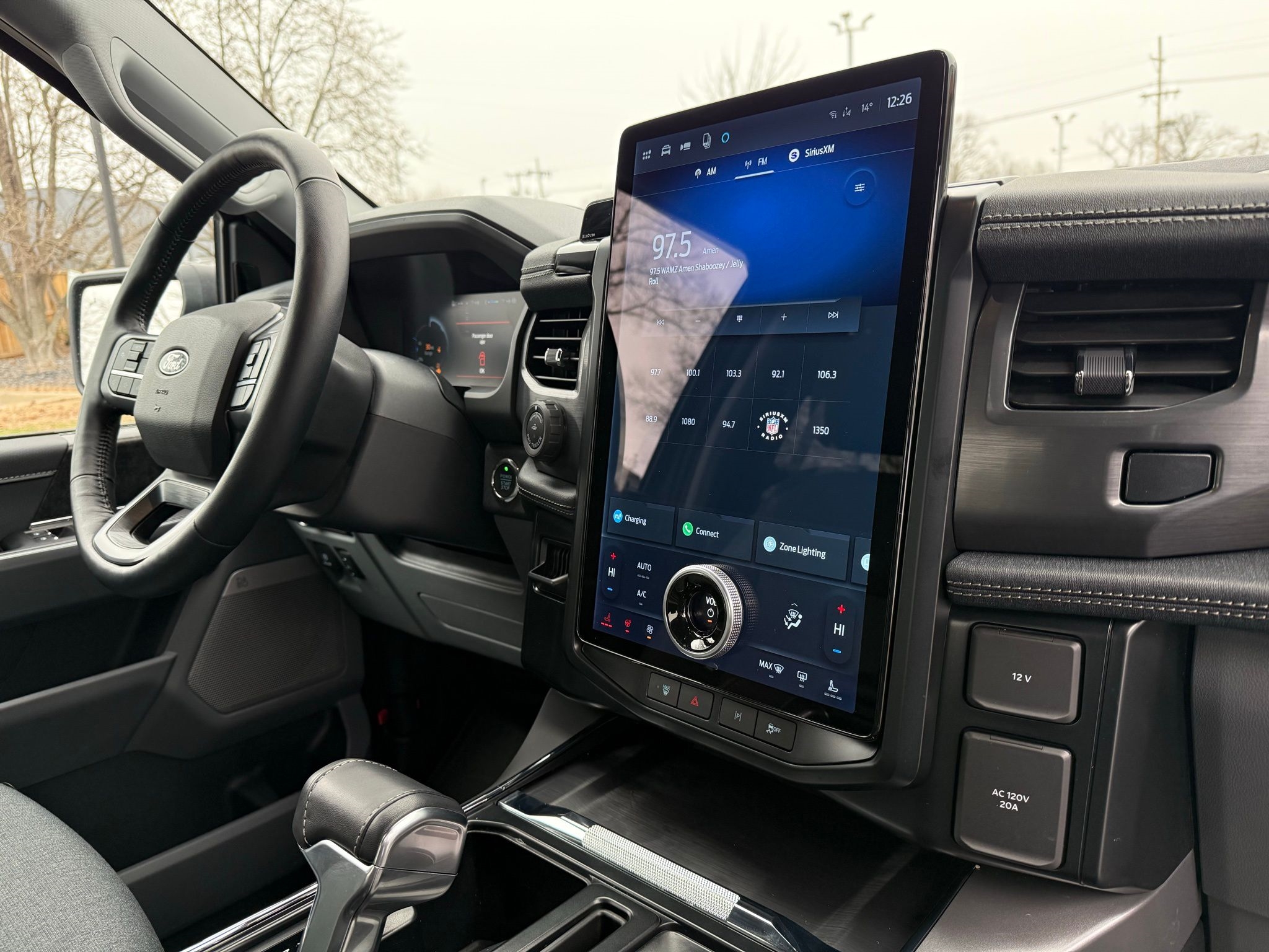 Ford F-150 Lightning  2024