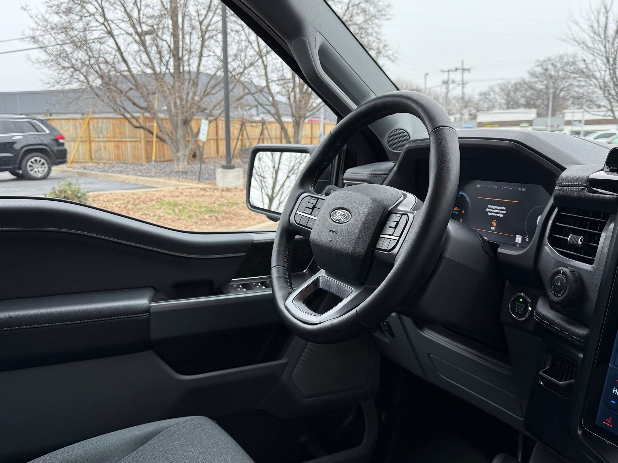 Ford F-150 Lightning  2024