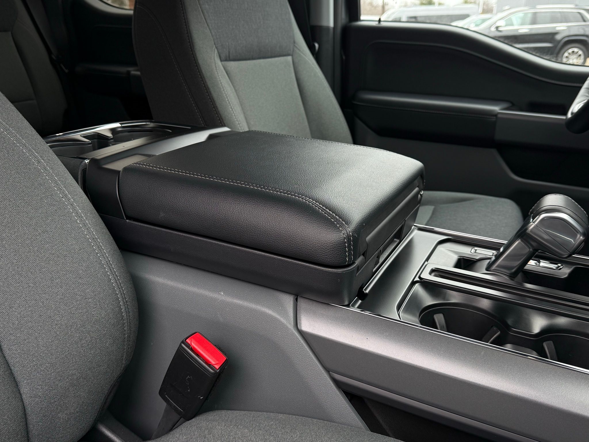 Ford F-150 Lightning  2024