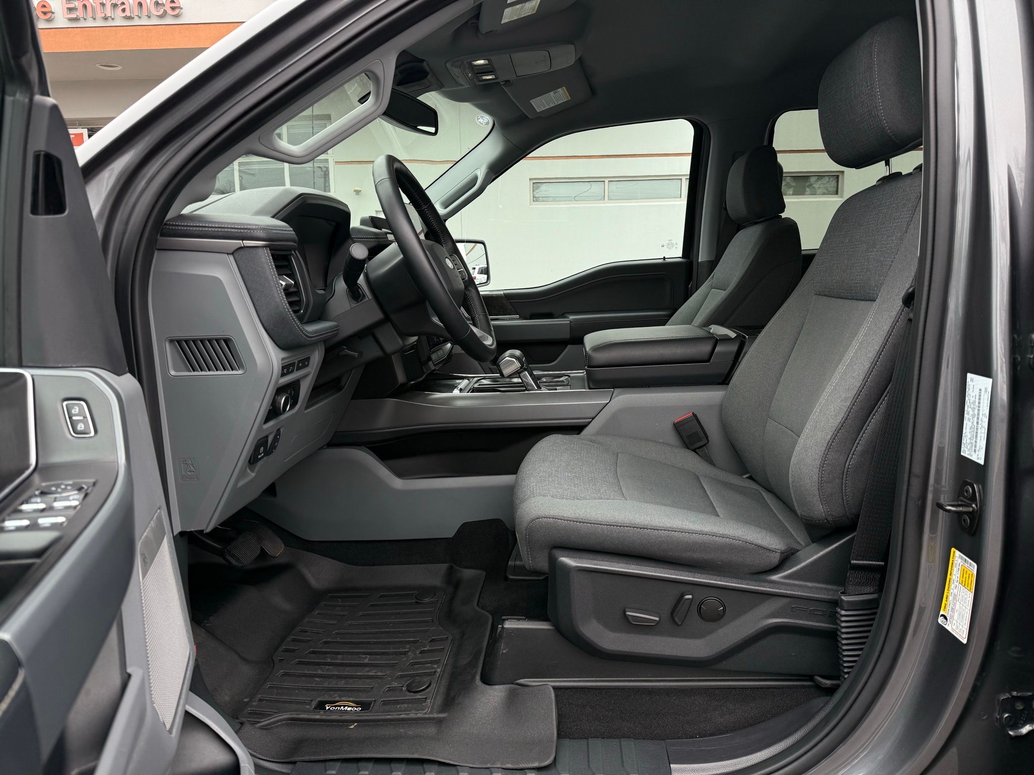 Ford F-150 Lightning  2024