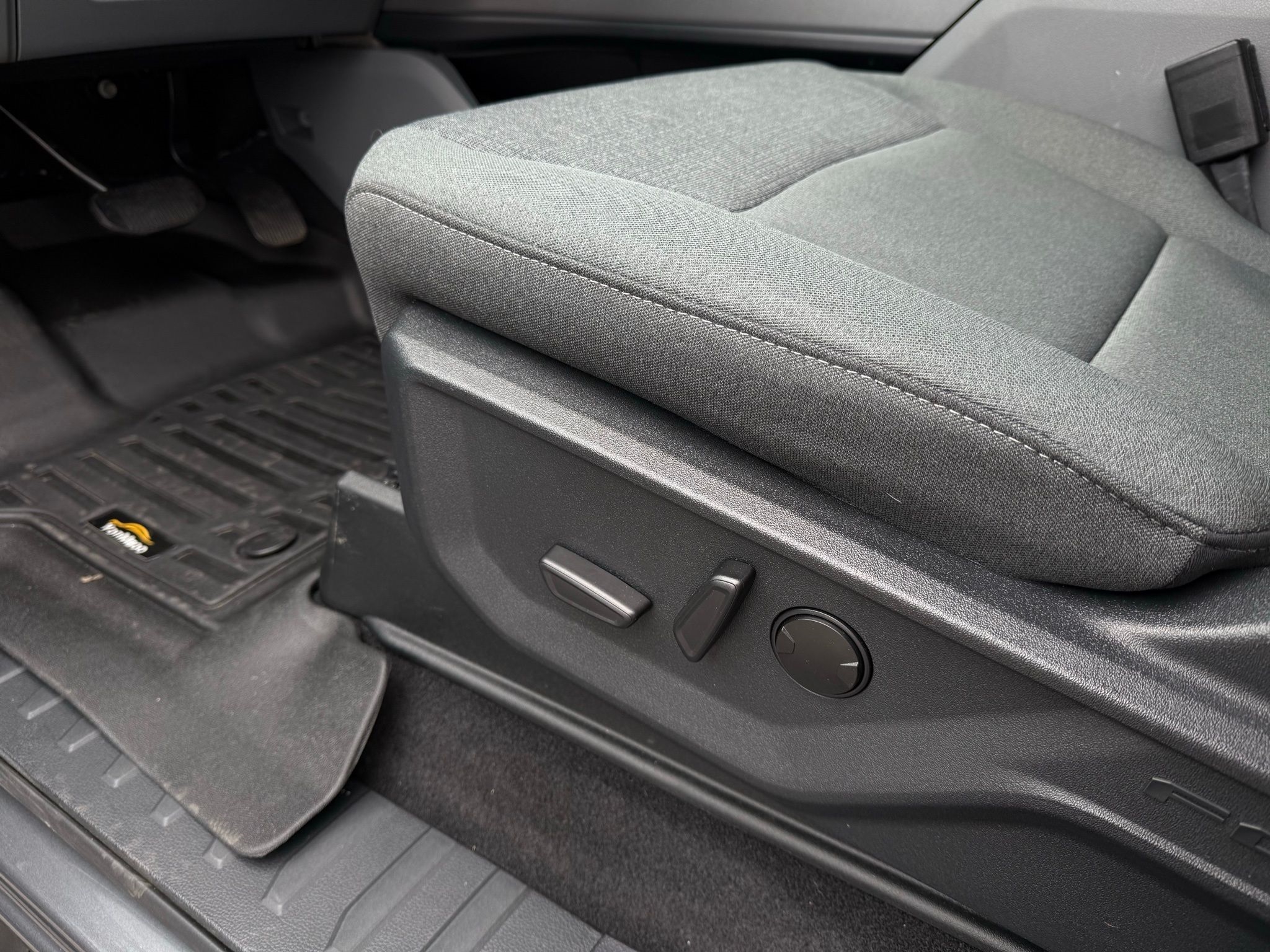 Ford F-150 Lightning  2024