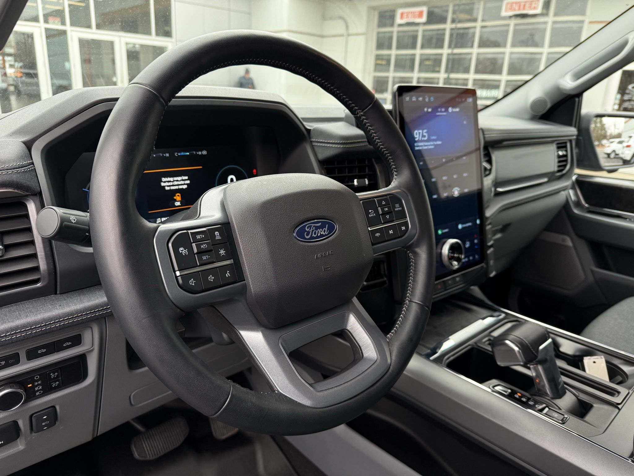 Ford F-150 Lightning  2024