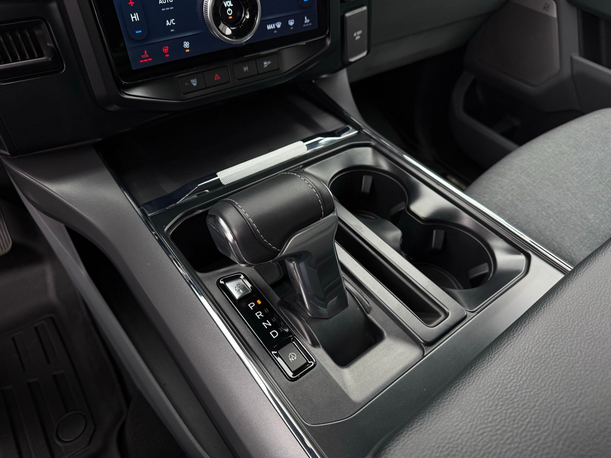 Ford F-150 Lightning  2024