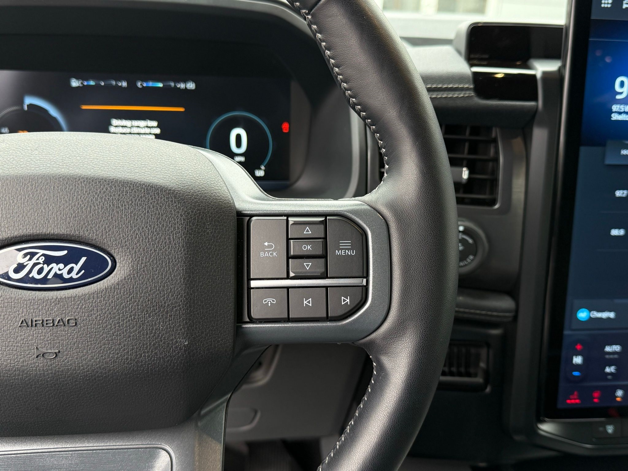 Ford F-150 Lightning  2024