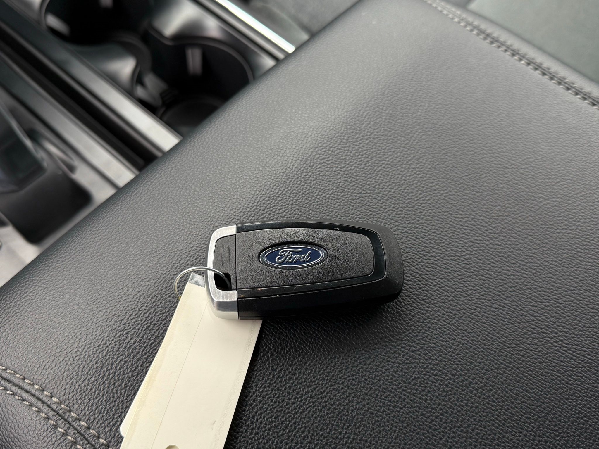 Ford F-150 Lightning  2024