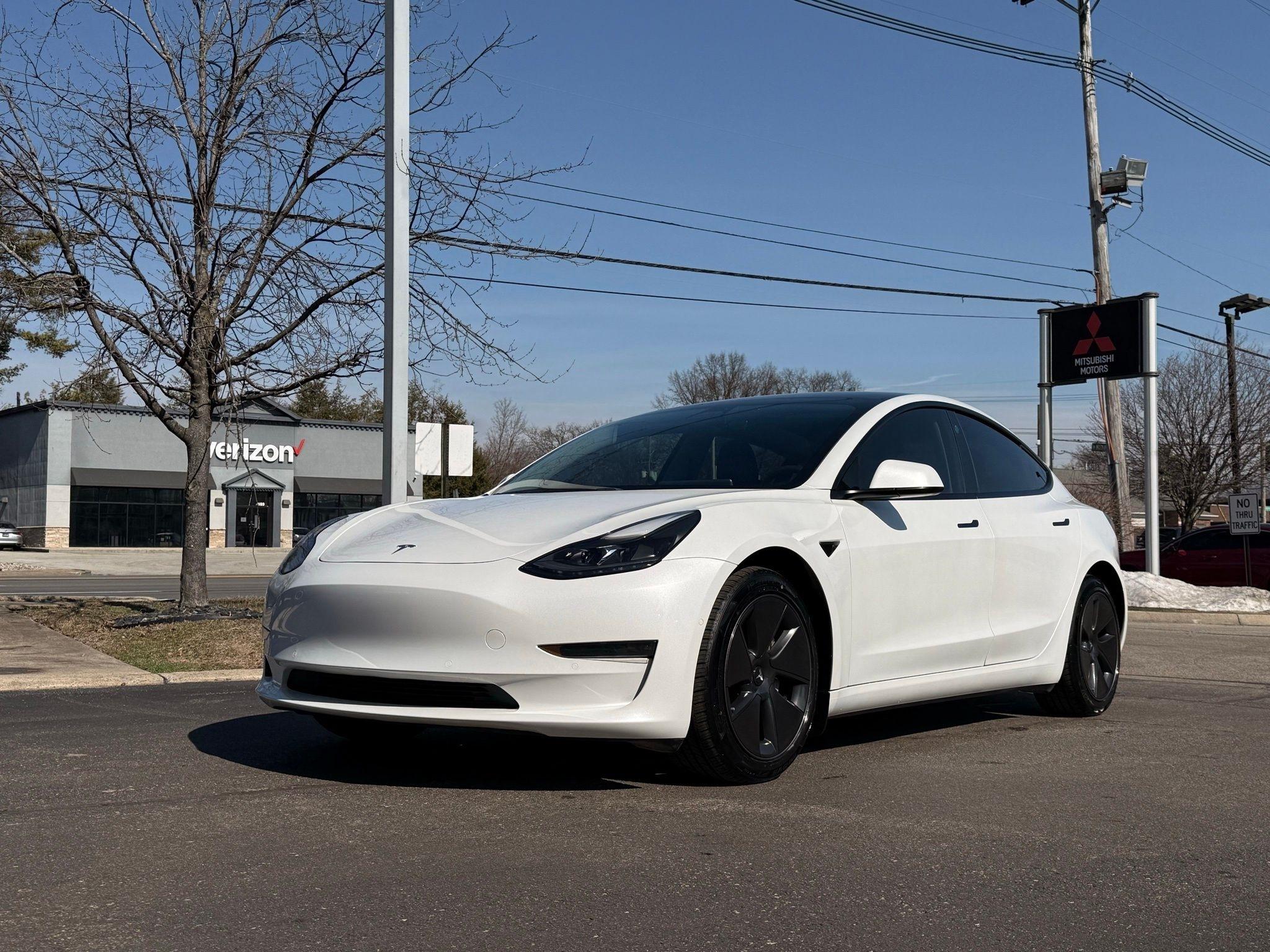 Tesla Model 3  2021