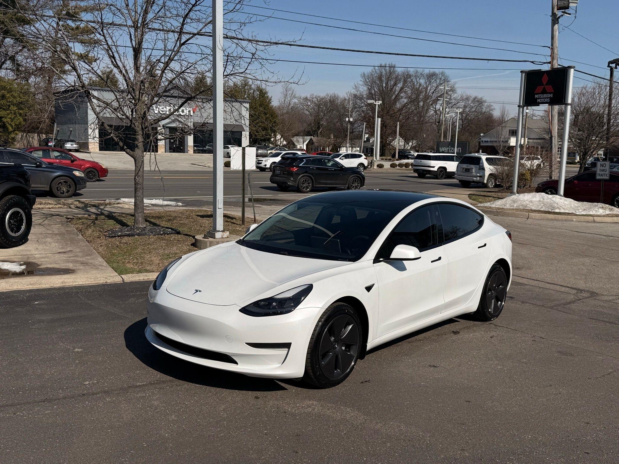 Tesla Model 3  2021
