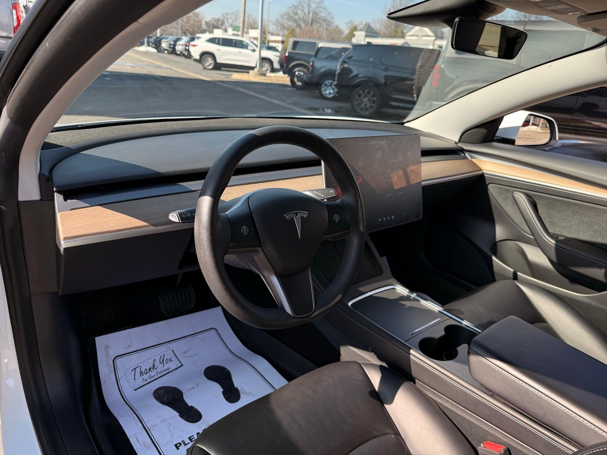 Tesla Model 3  2021