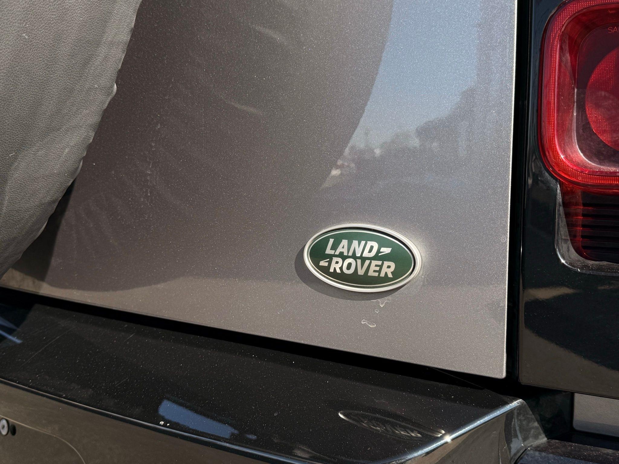 Land Rover Defender  2023