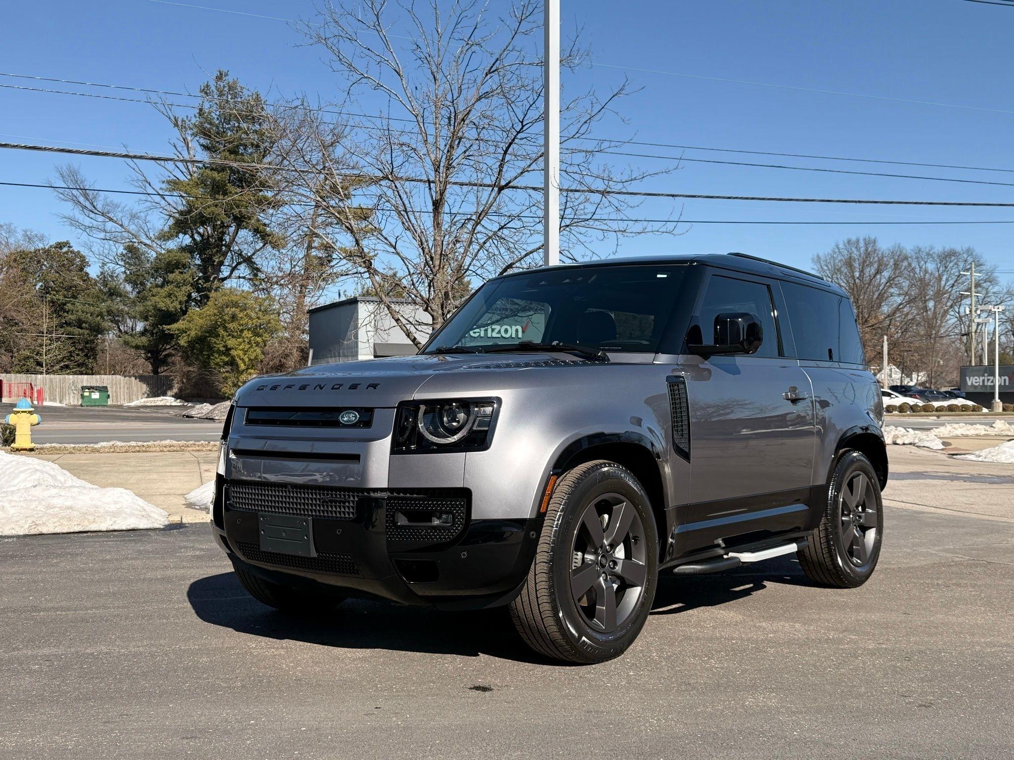 Land Rover Defender  2023
