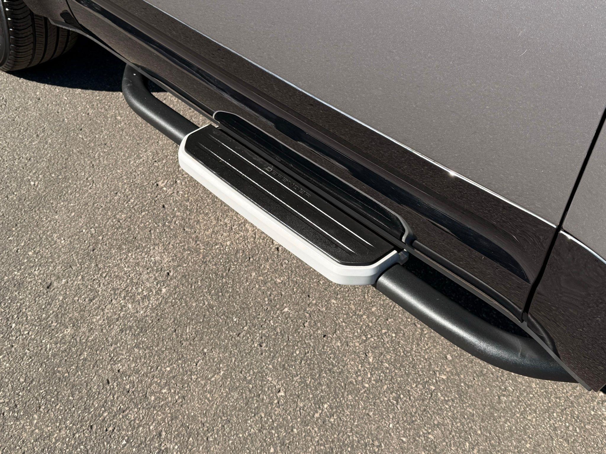 Land Rover Defender  2023