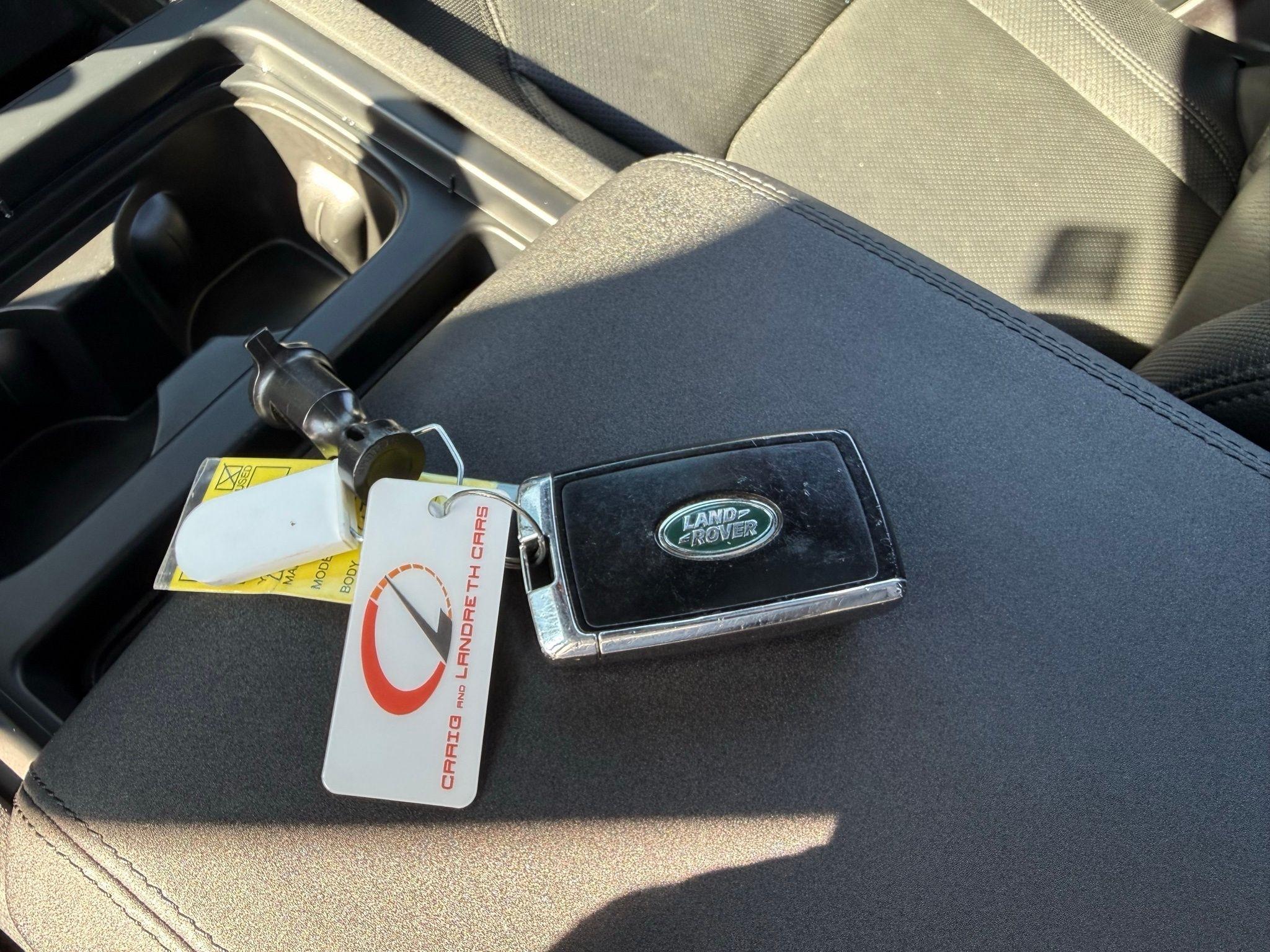 Land Rover Defender  2023