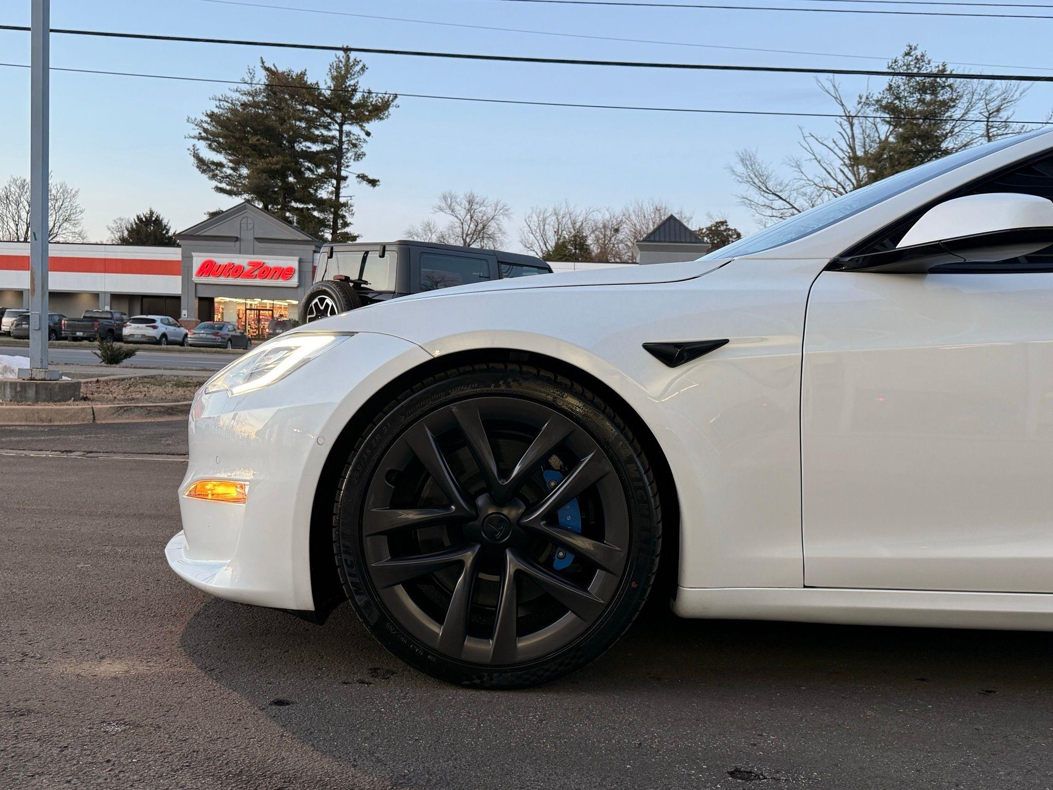 Tesla Model S  2021