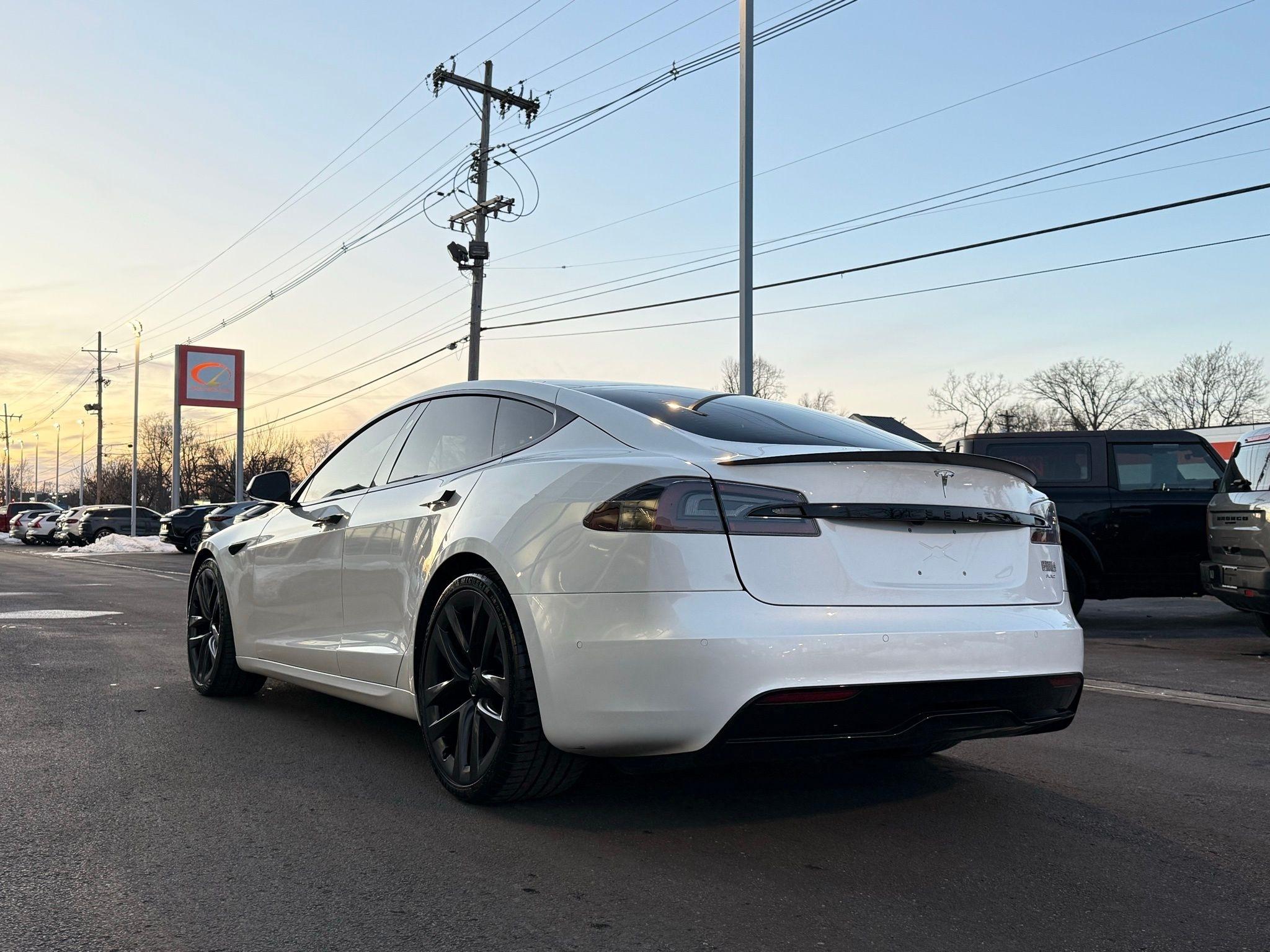 Tesla Model S  2021