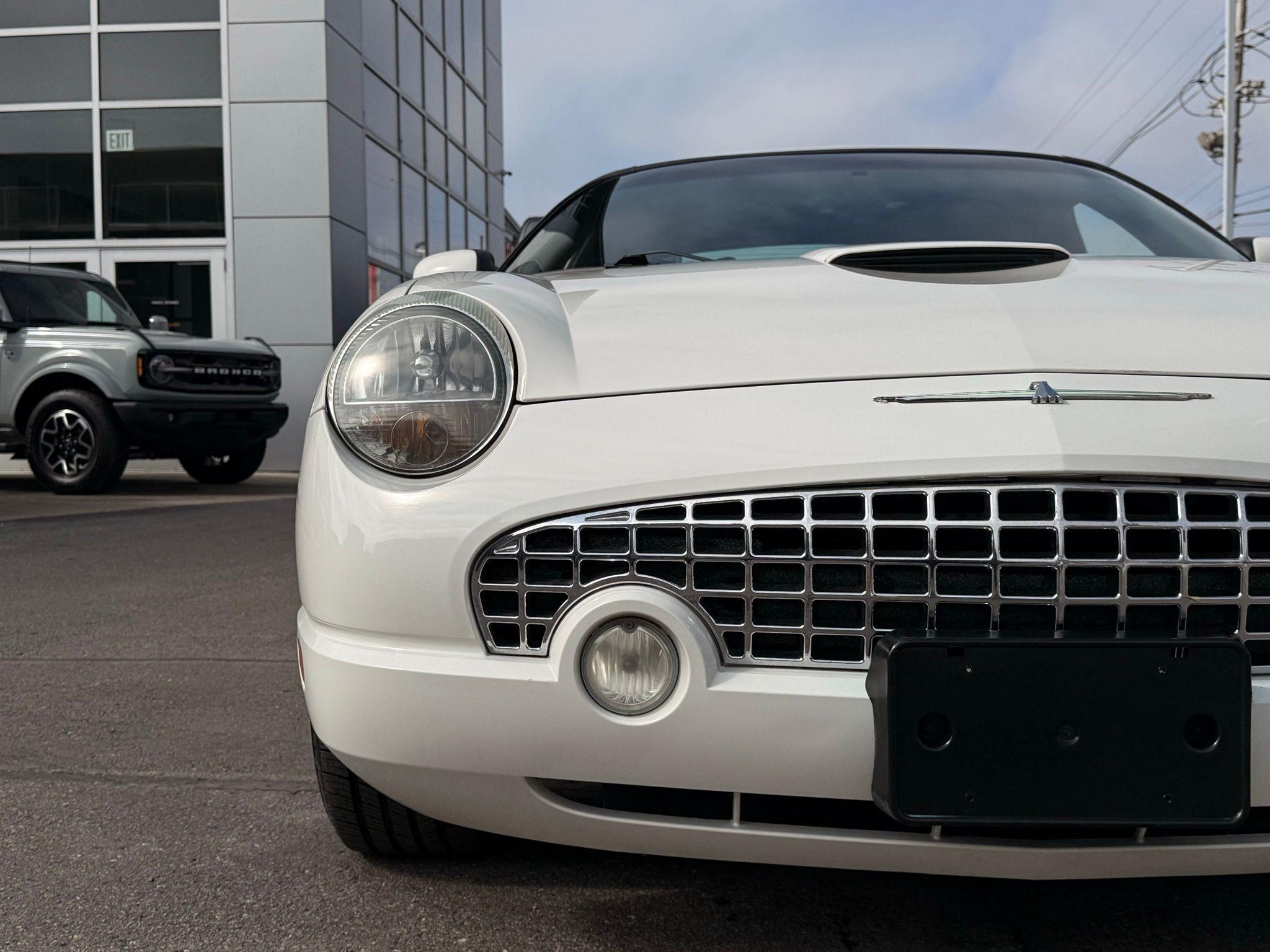 Ford Thunderbird  2002