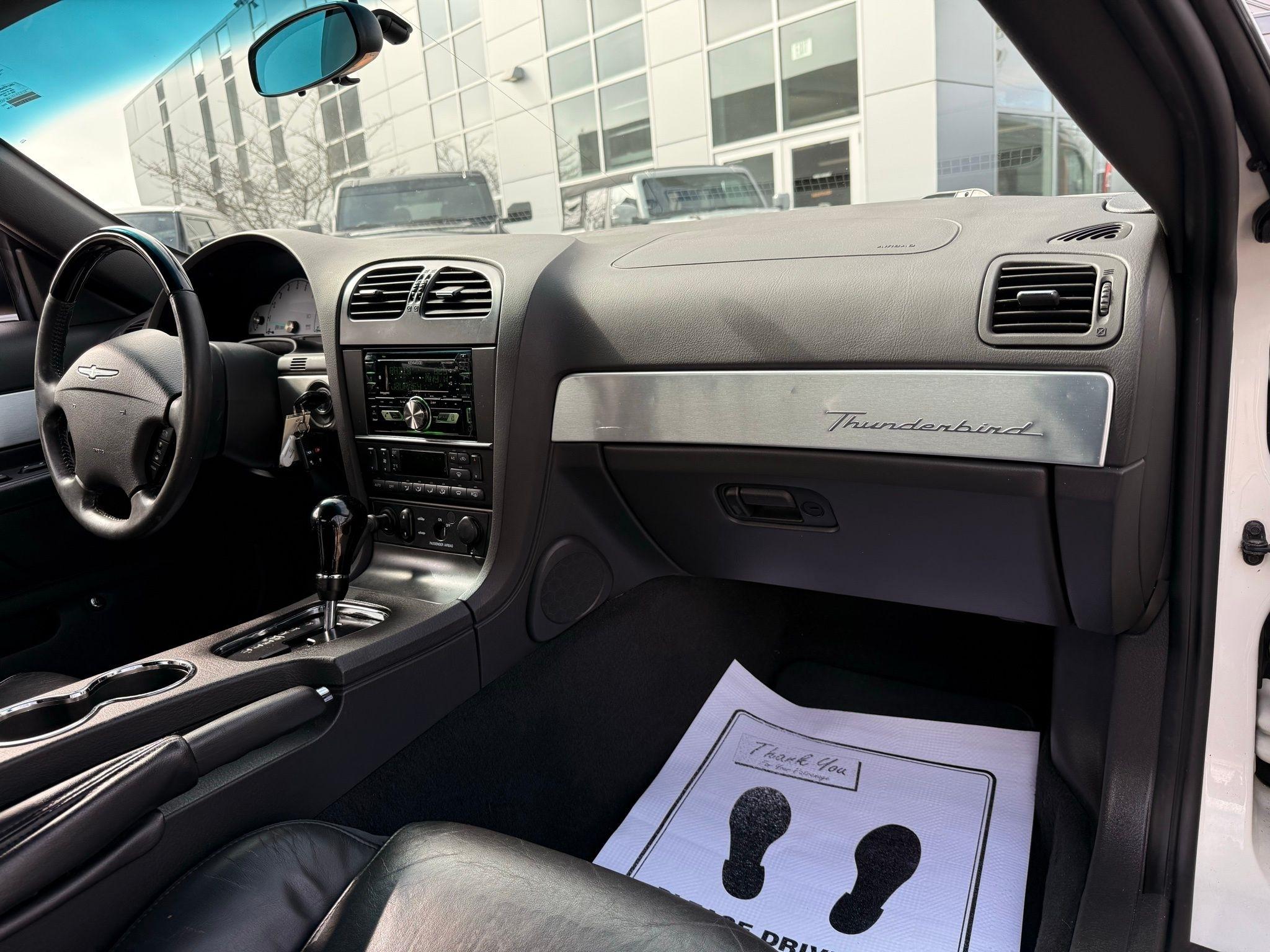 Ford Thunderbird  2002