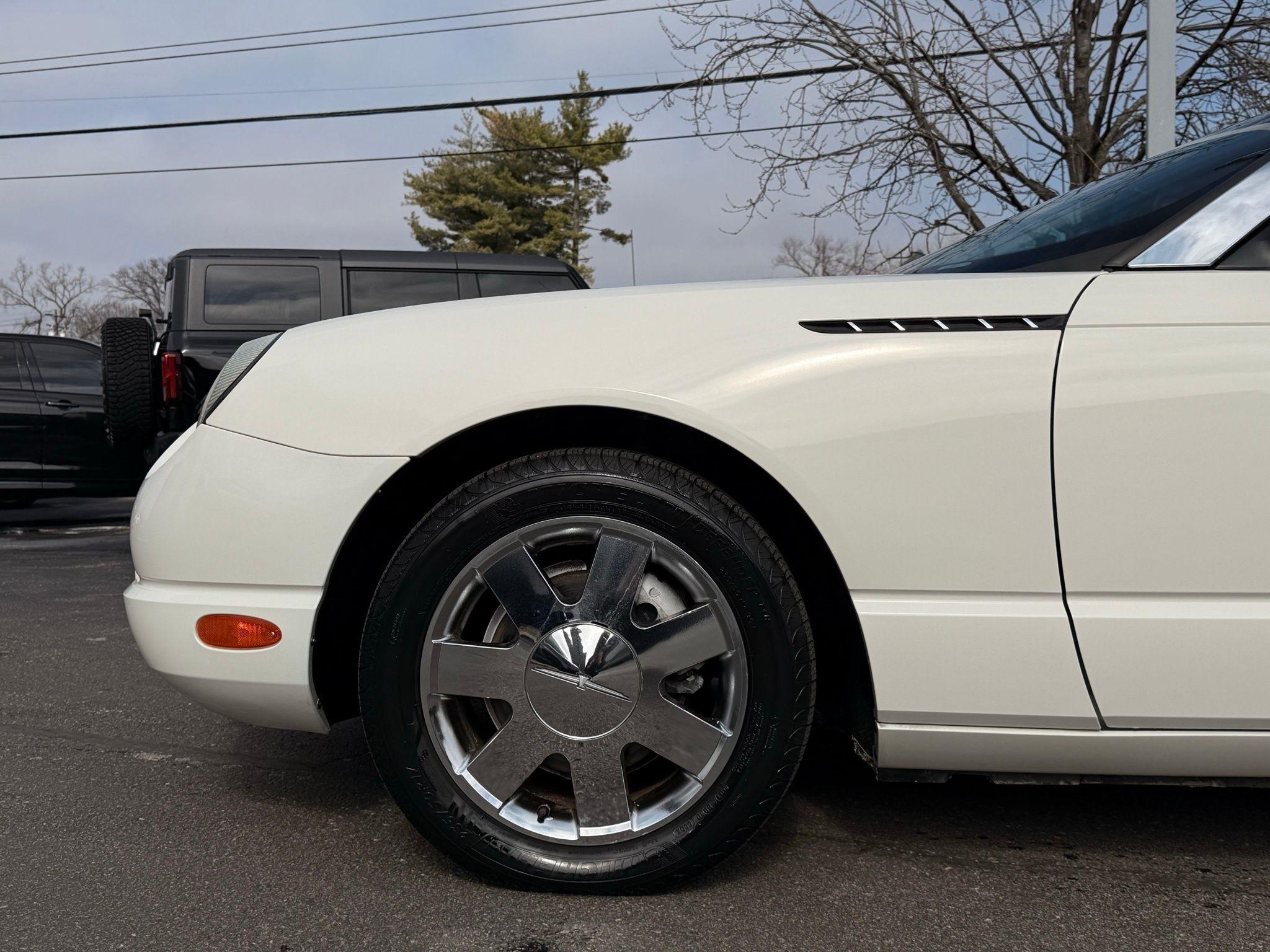 Ford Thunderbird  2002