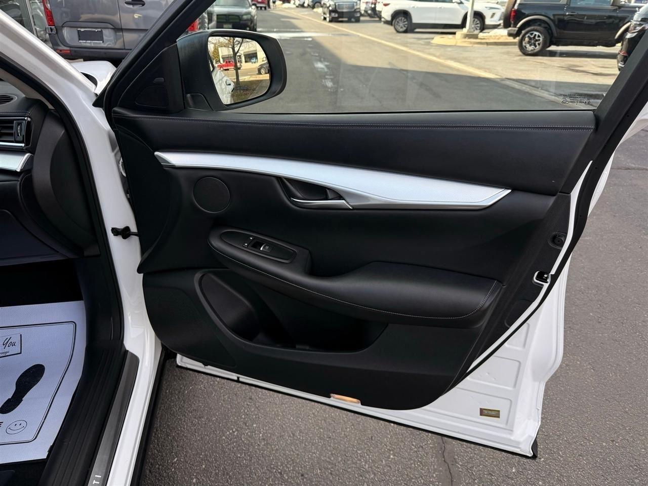 Infiniti QX50  2021