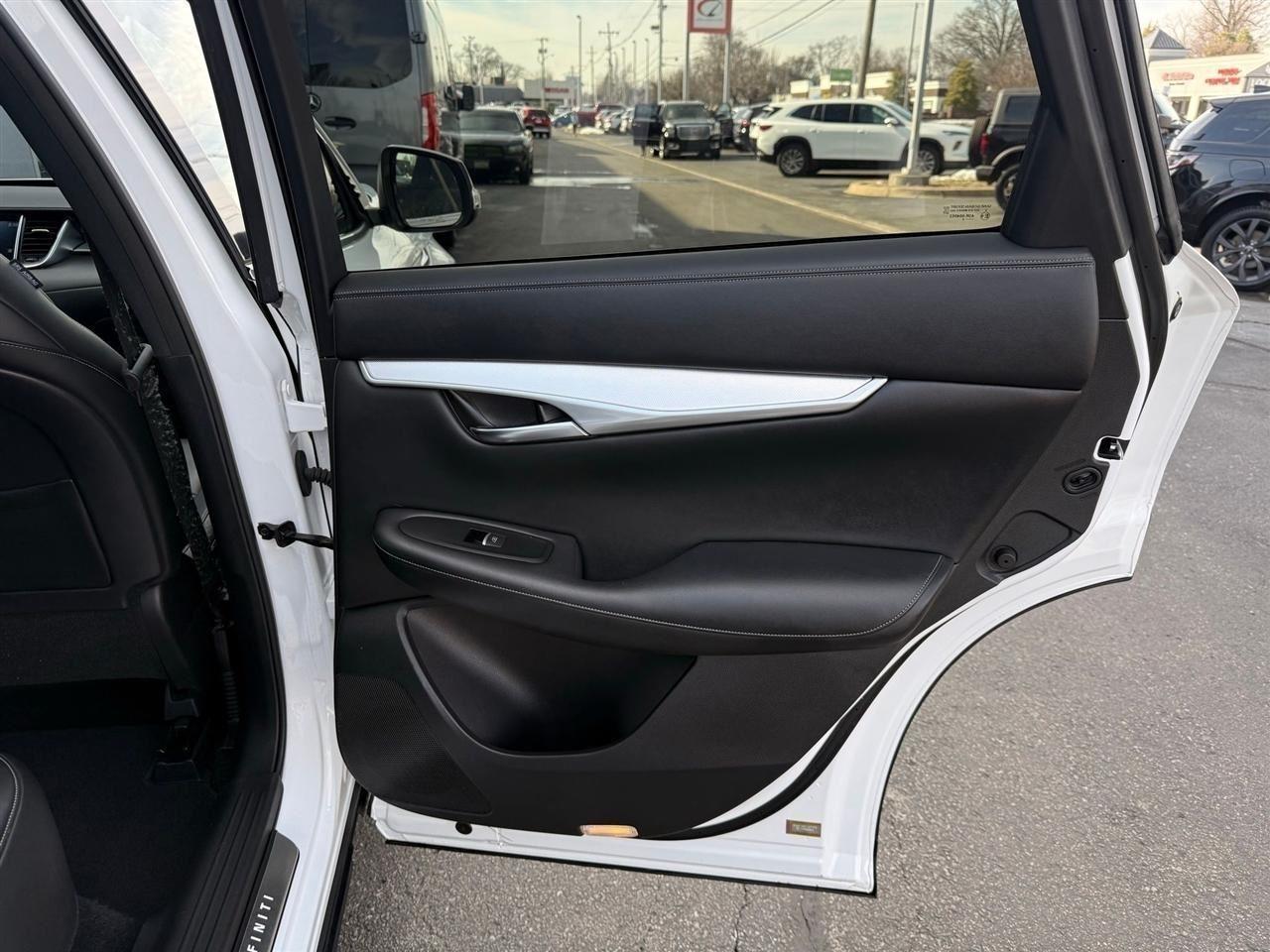 Infiniti QX50  2021