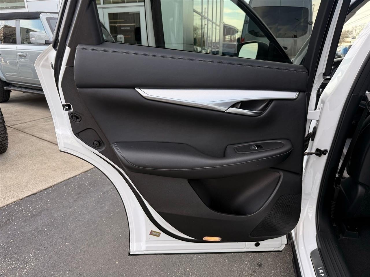 Infiniti QX50  2021