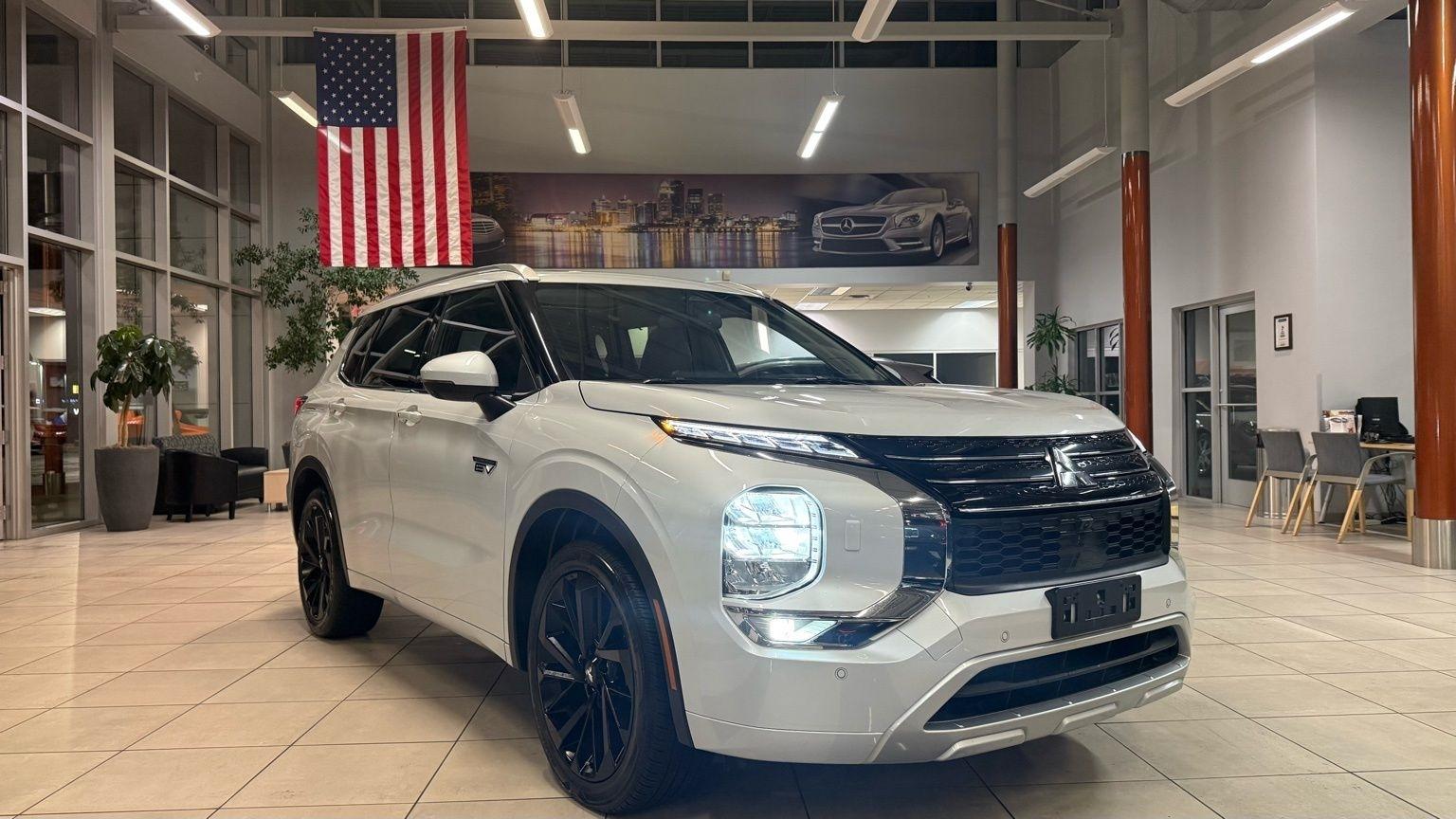 Mitsubishi Outlander PHEV  2024