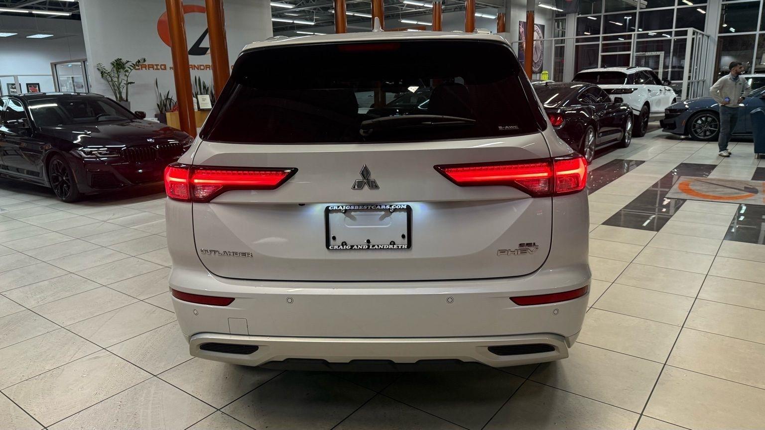 Mitsubishi Outlander PHEV  2024