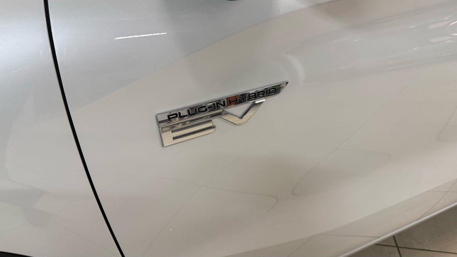 Mitsubishi Outlander PHEV  2024