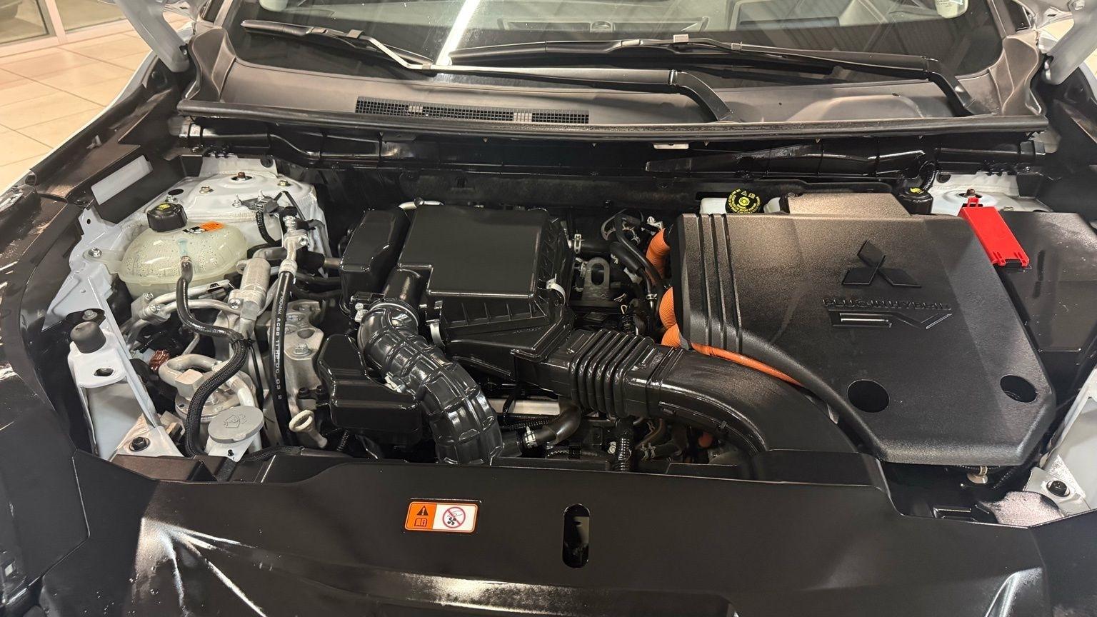 Mitsubishi Outlander PHEV  2024