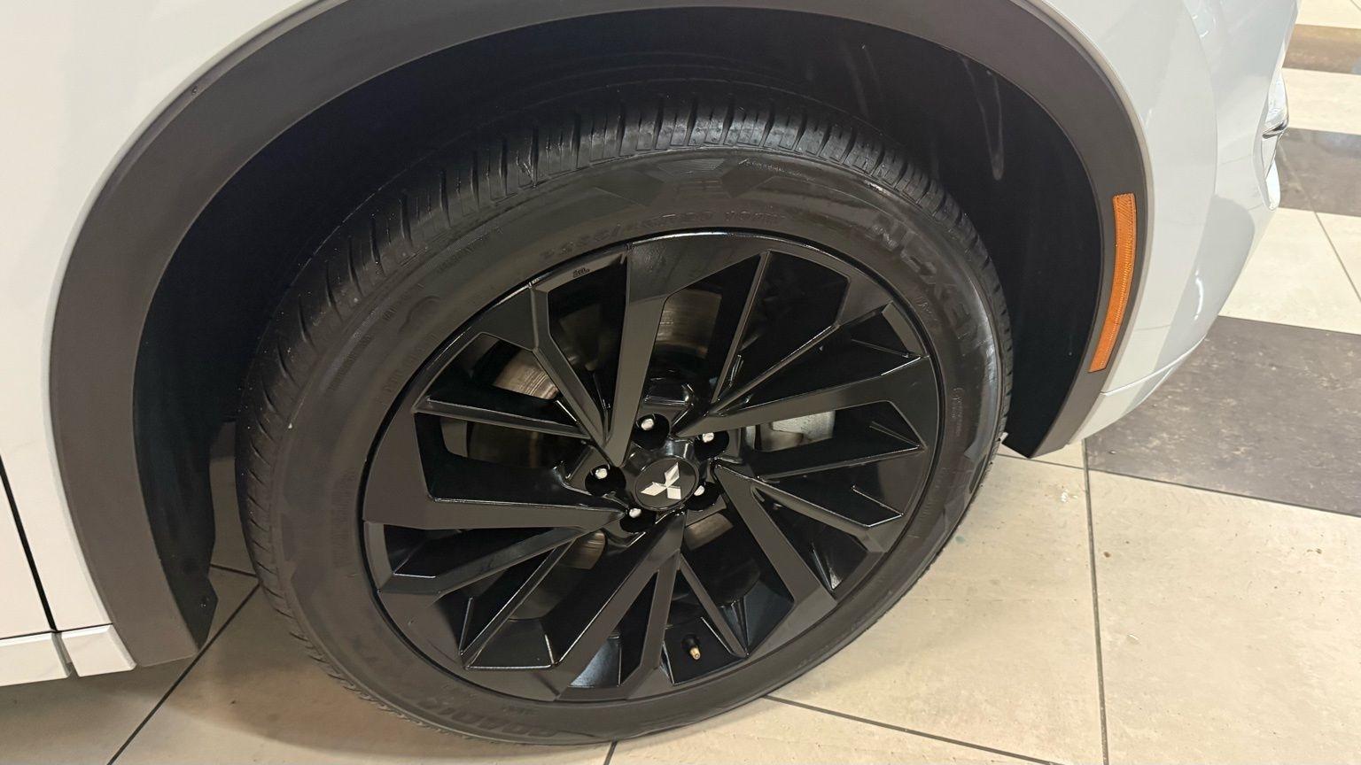 Mitsubishi Outlander PHEV  2024