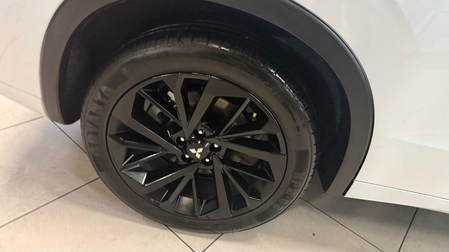 Mitsubishi Outlander PHEV  2024