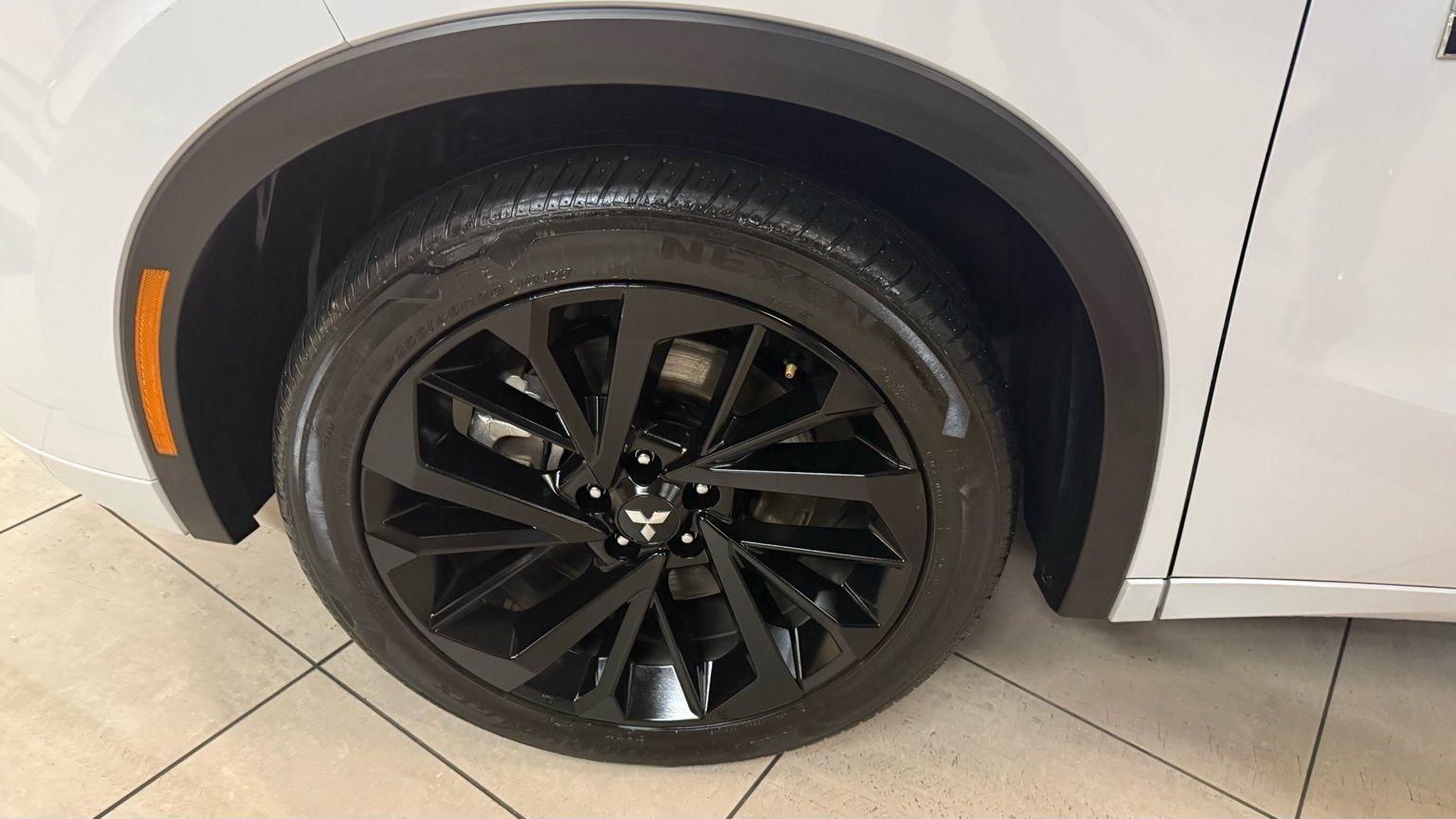 Mitsubishi Outlander PHEV  2024