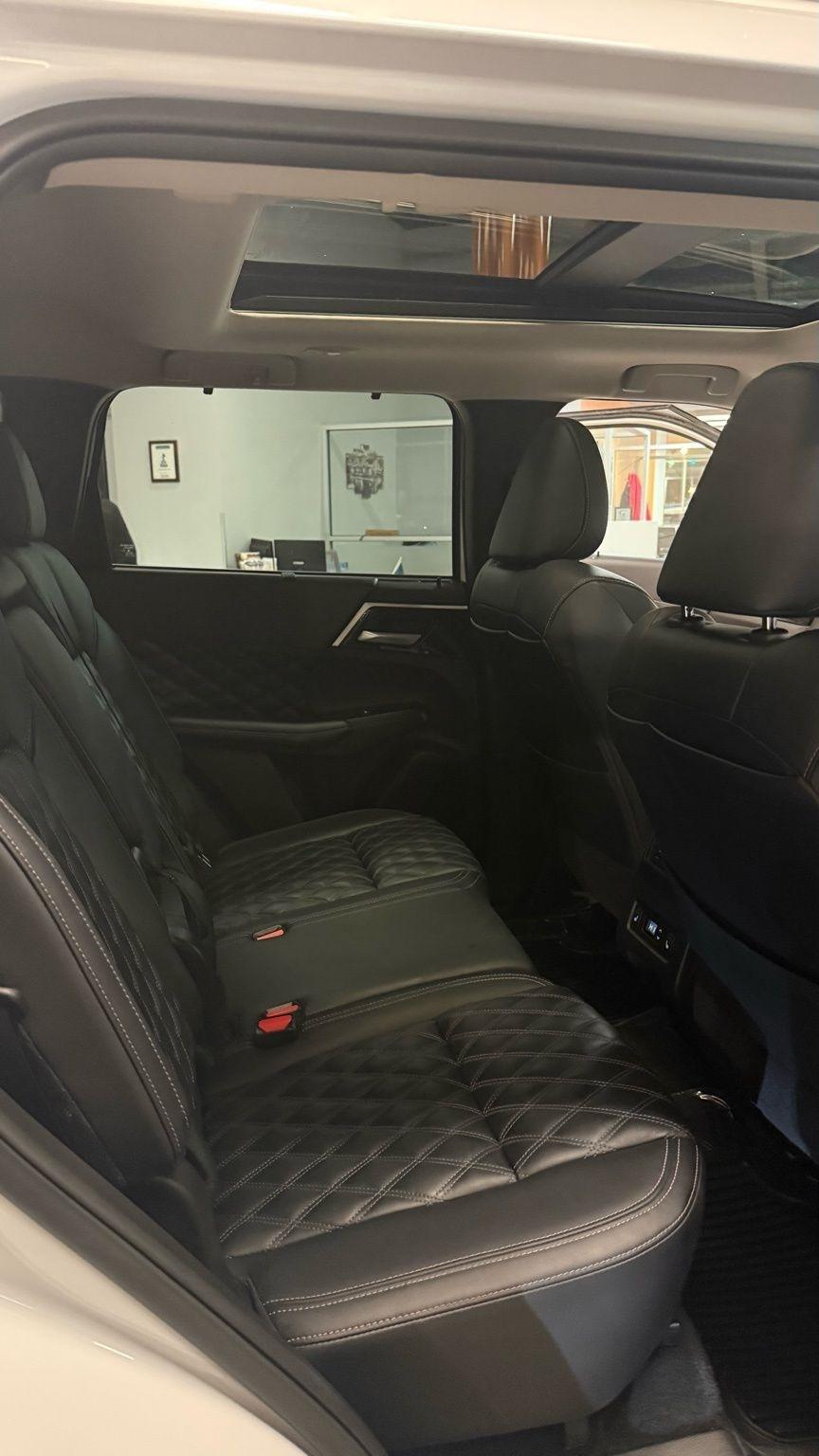 Mitsubishi Outlander PHEV  2024