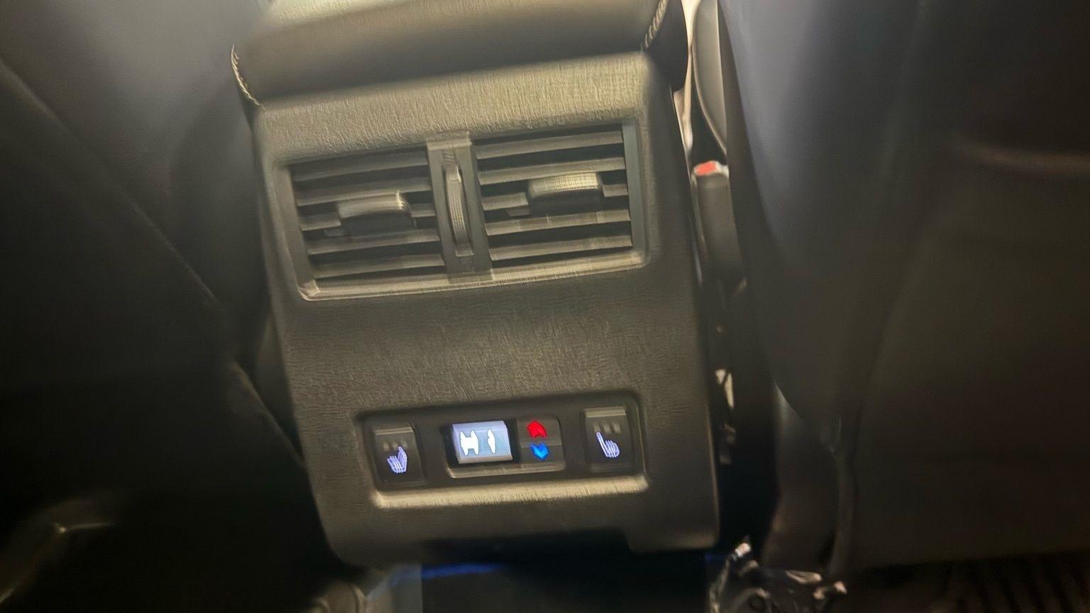 Mitsubishi Outlander PHEV  2024