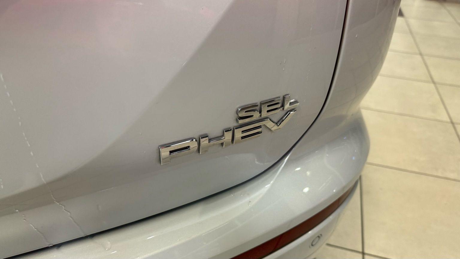 Mitsubishi Outlander PHEV  2024