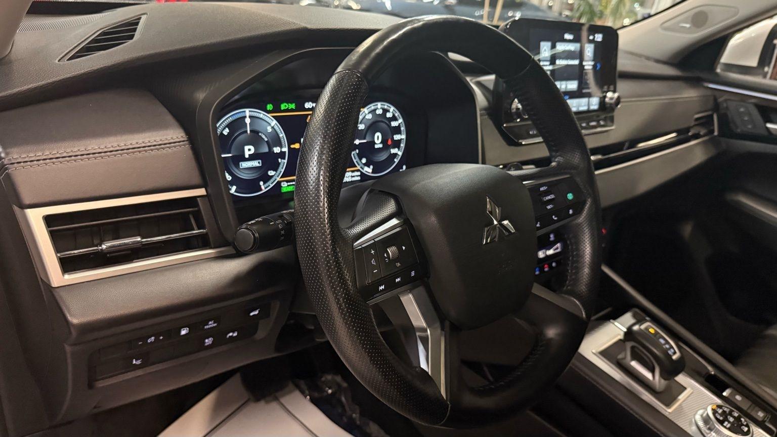 Mitsubishi Outlander PHEV  2024