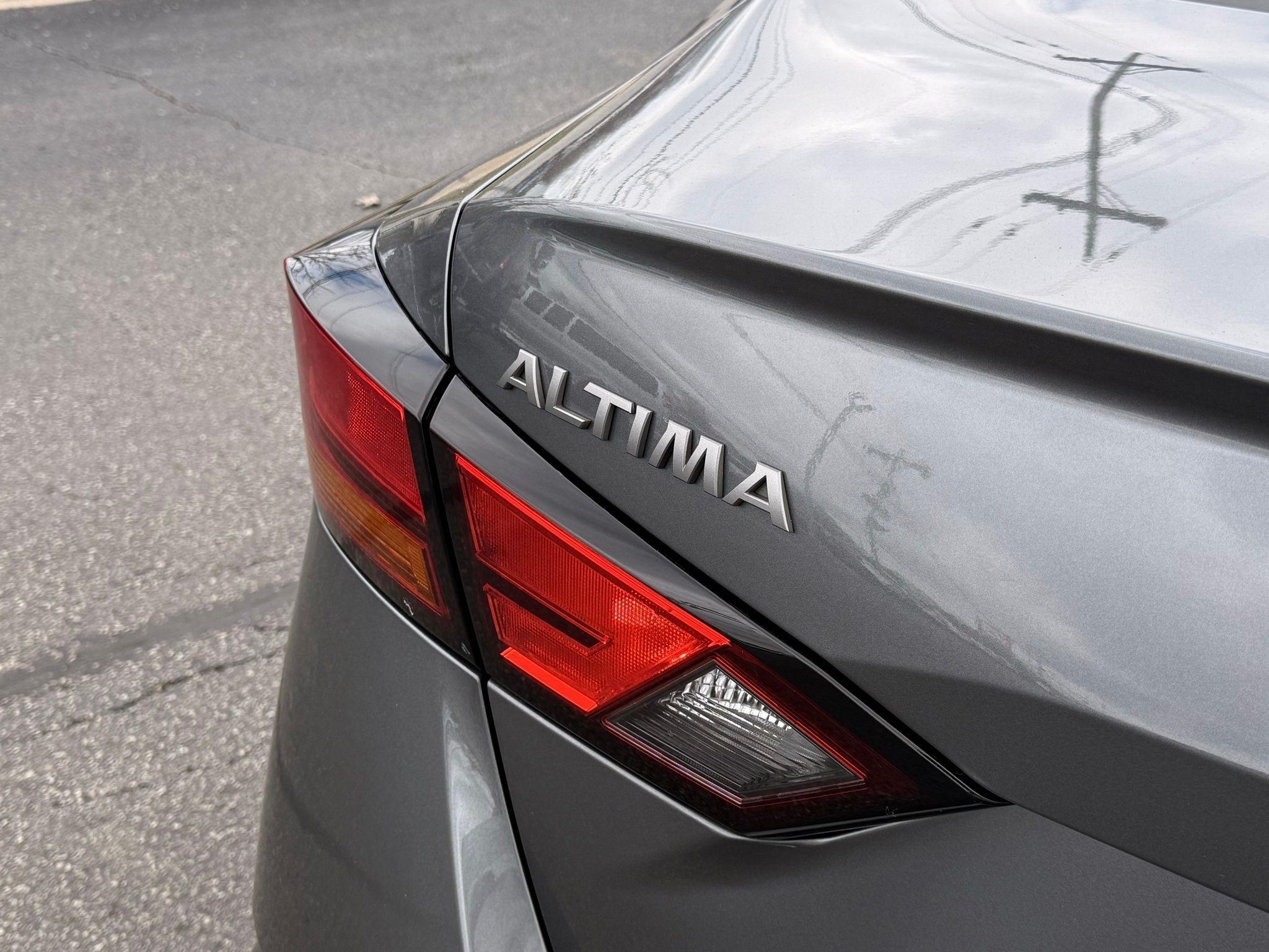 Nissan Altima  2024