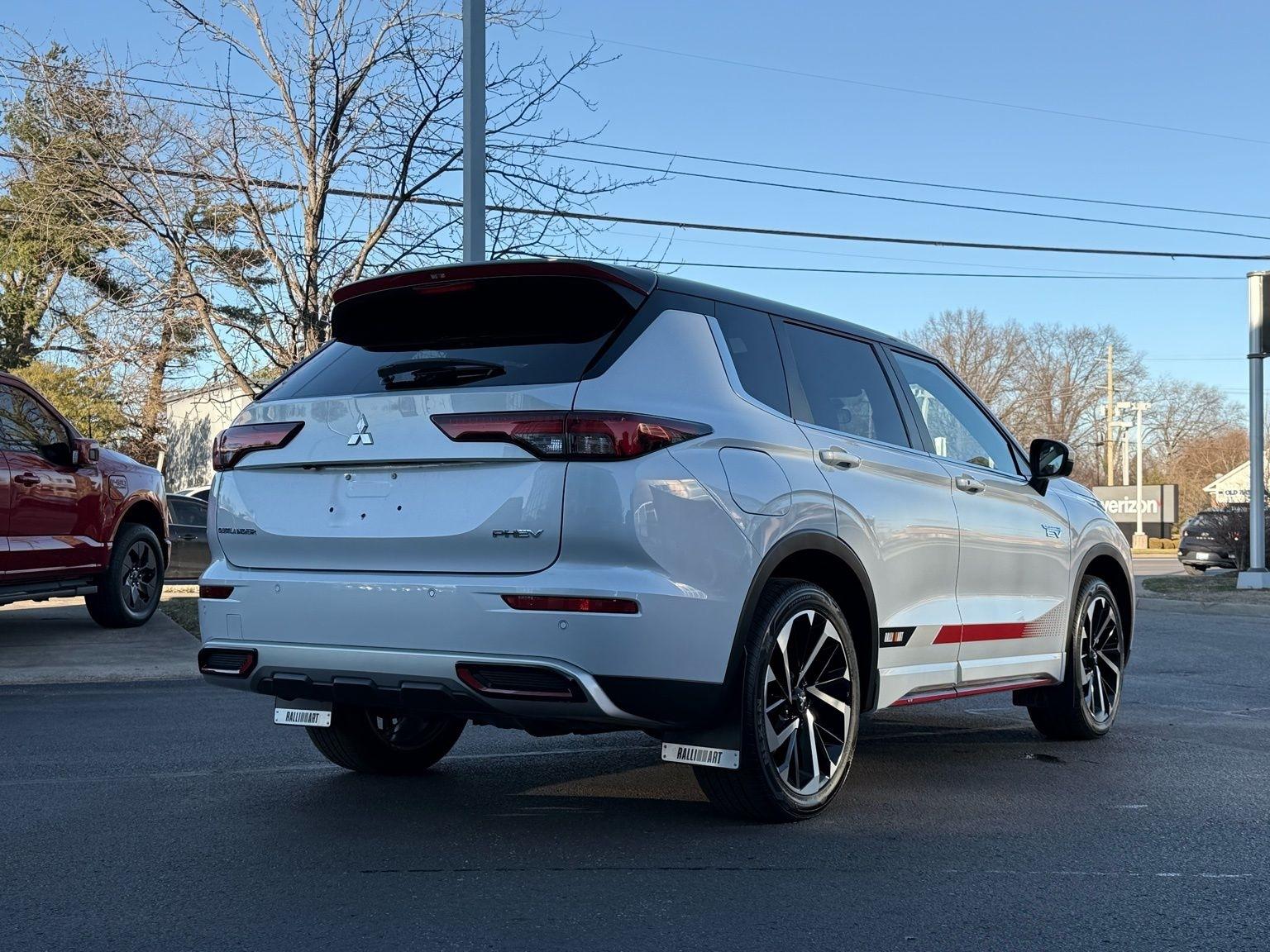 Mitsubishi Outlander PHEV  2024