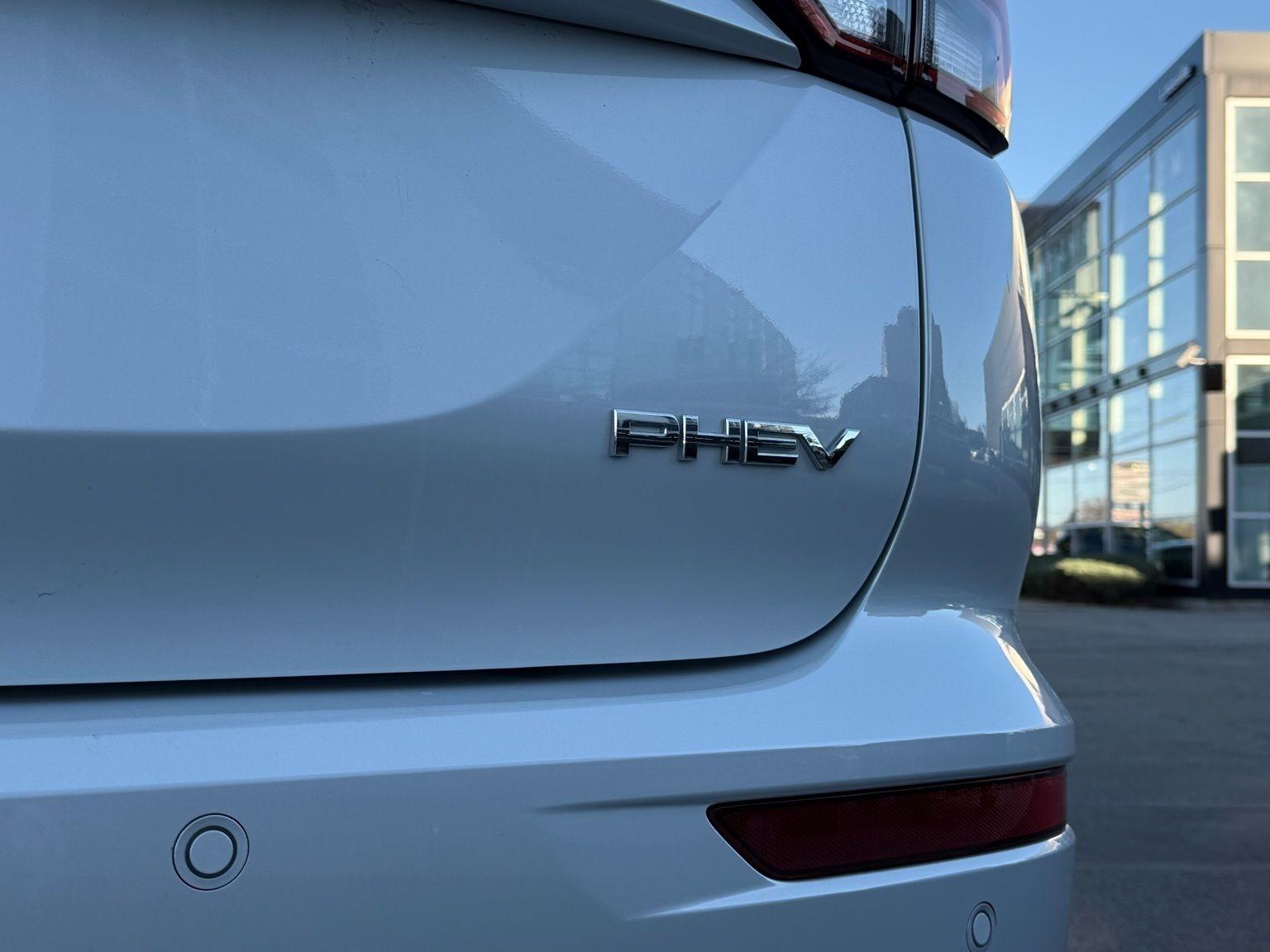 Mitsubishi Outlander PHEV  2024